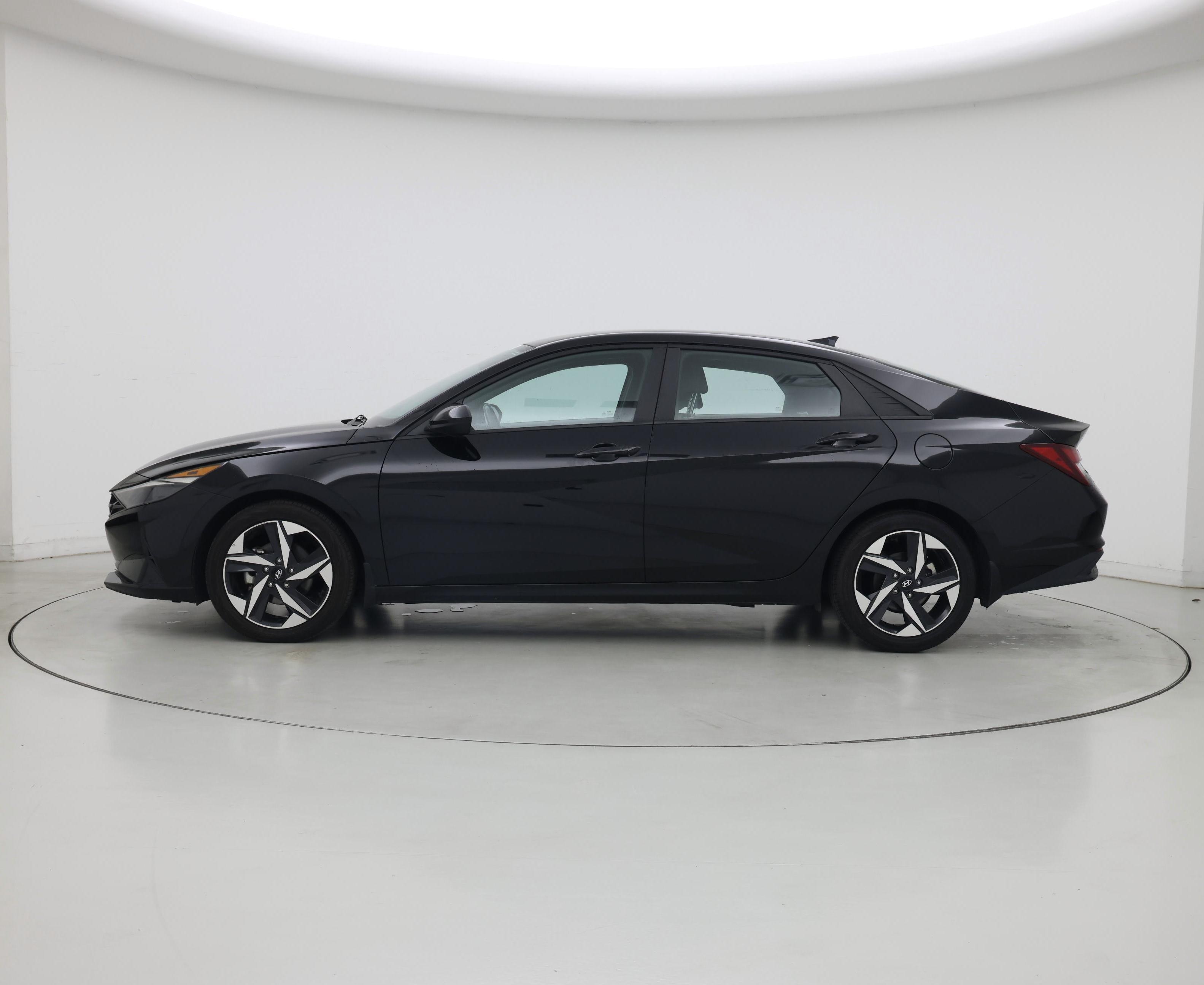 Thumbnail: 2023 Hyundai Elantra - 3