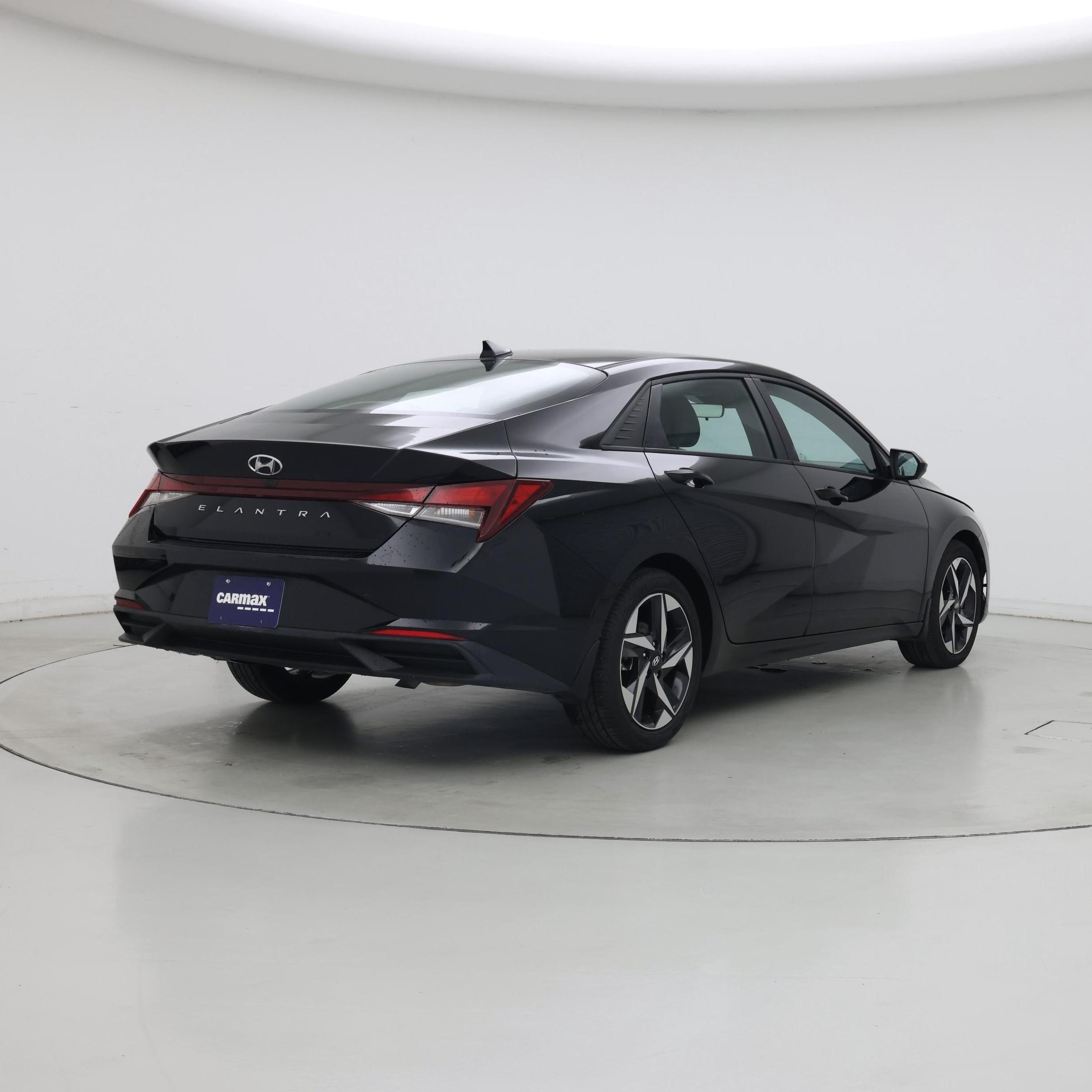 Thumbnail: 2023 Hyundai Elantra - 8