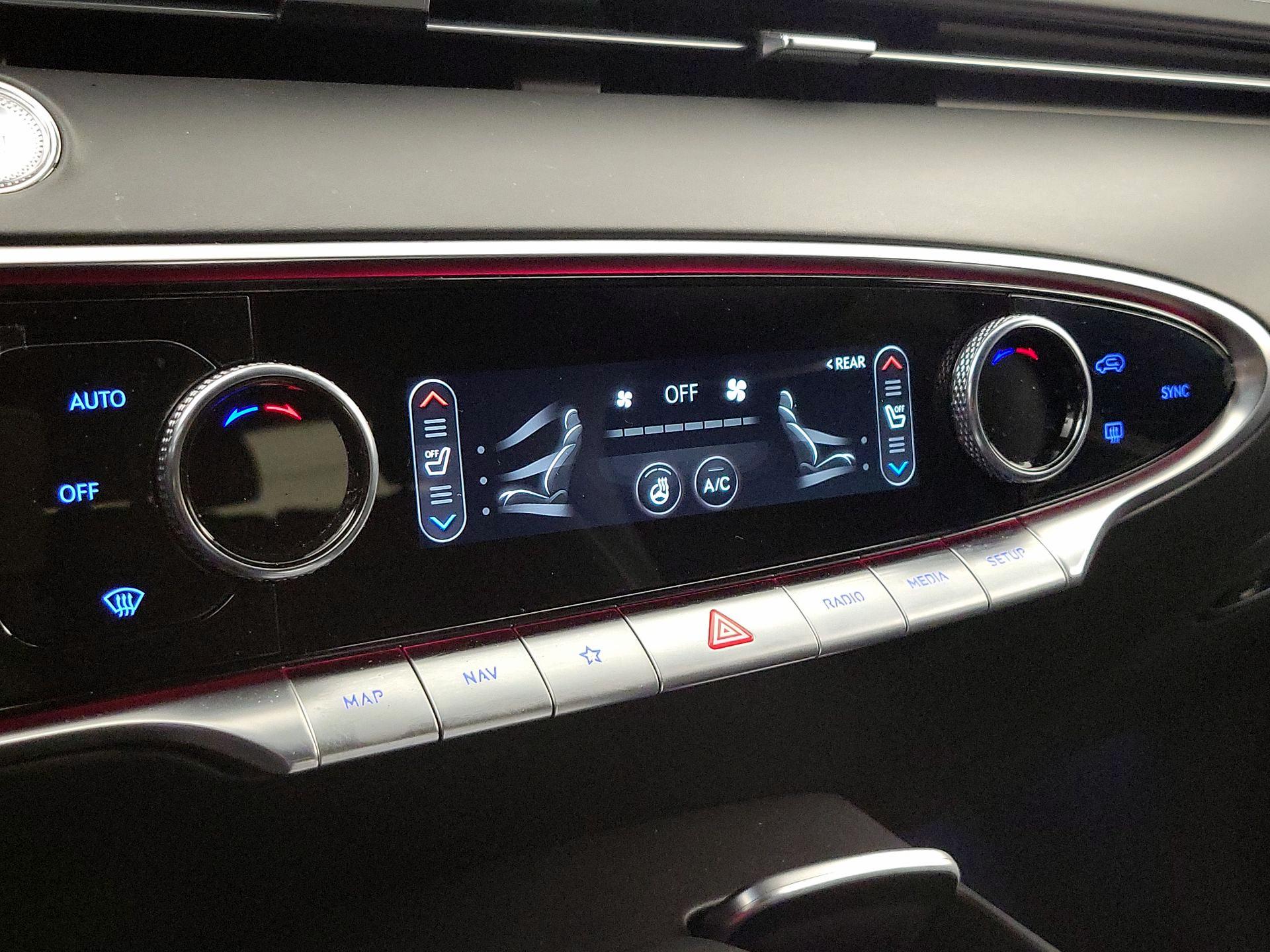 Thumbnail: 2023 Genesis GV70 - 17