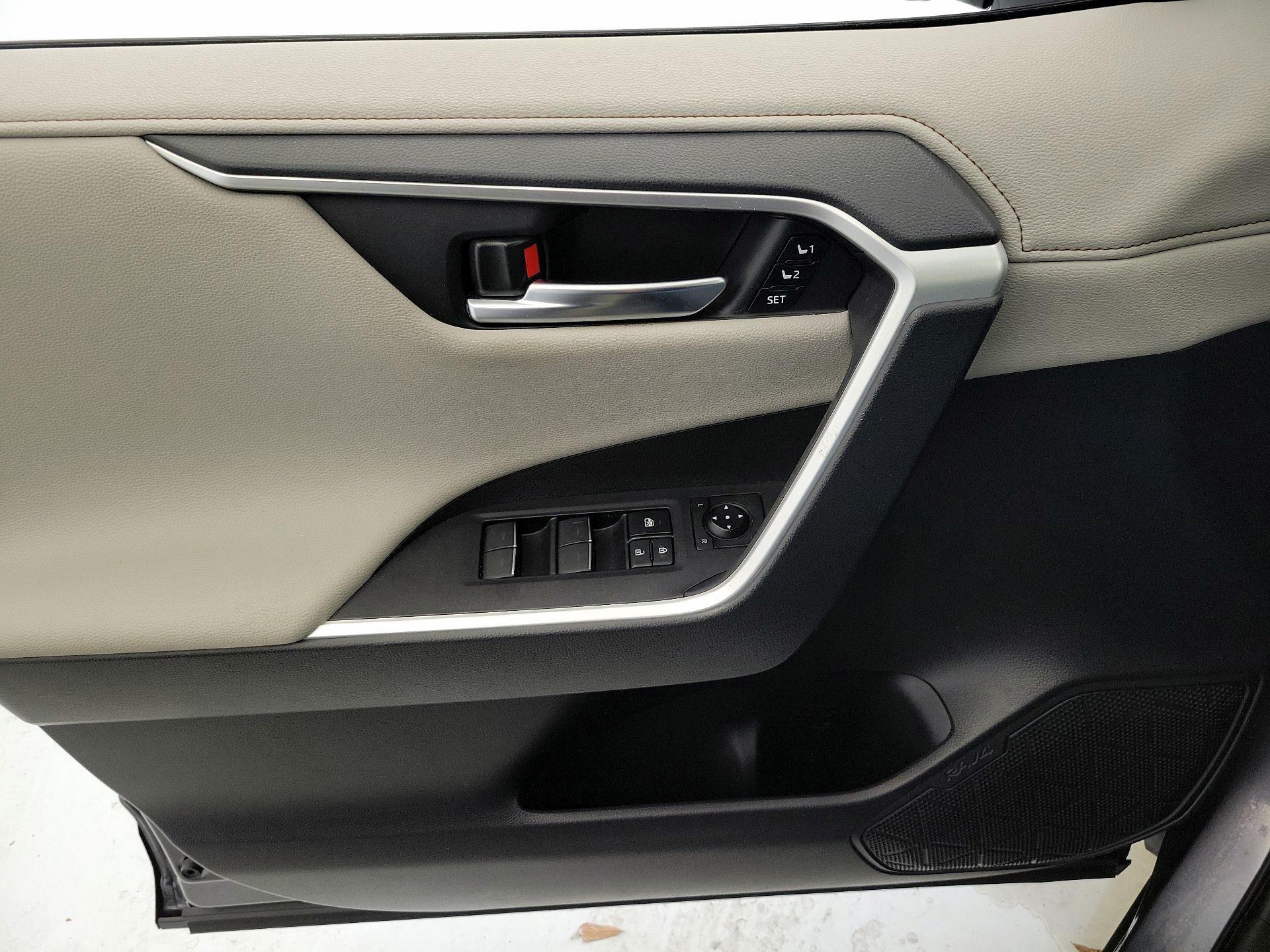 Thumbnail: 2024 Toyota RAV4 - 12