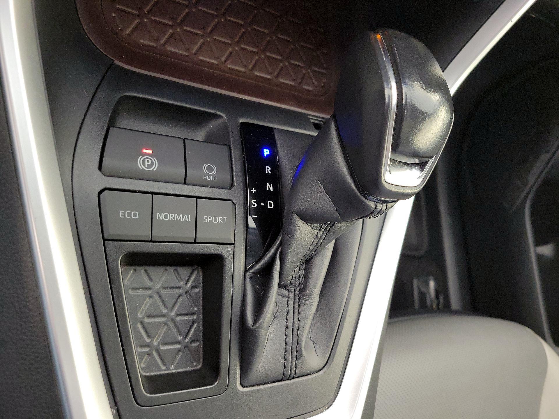 Thumbnail: 2024 Toyota RAV4 - 17