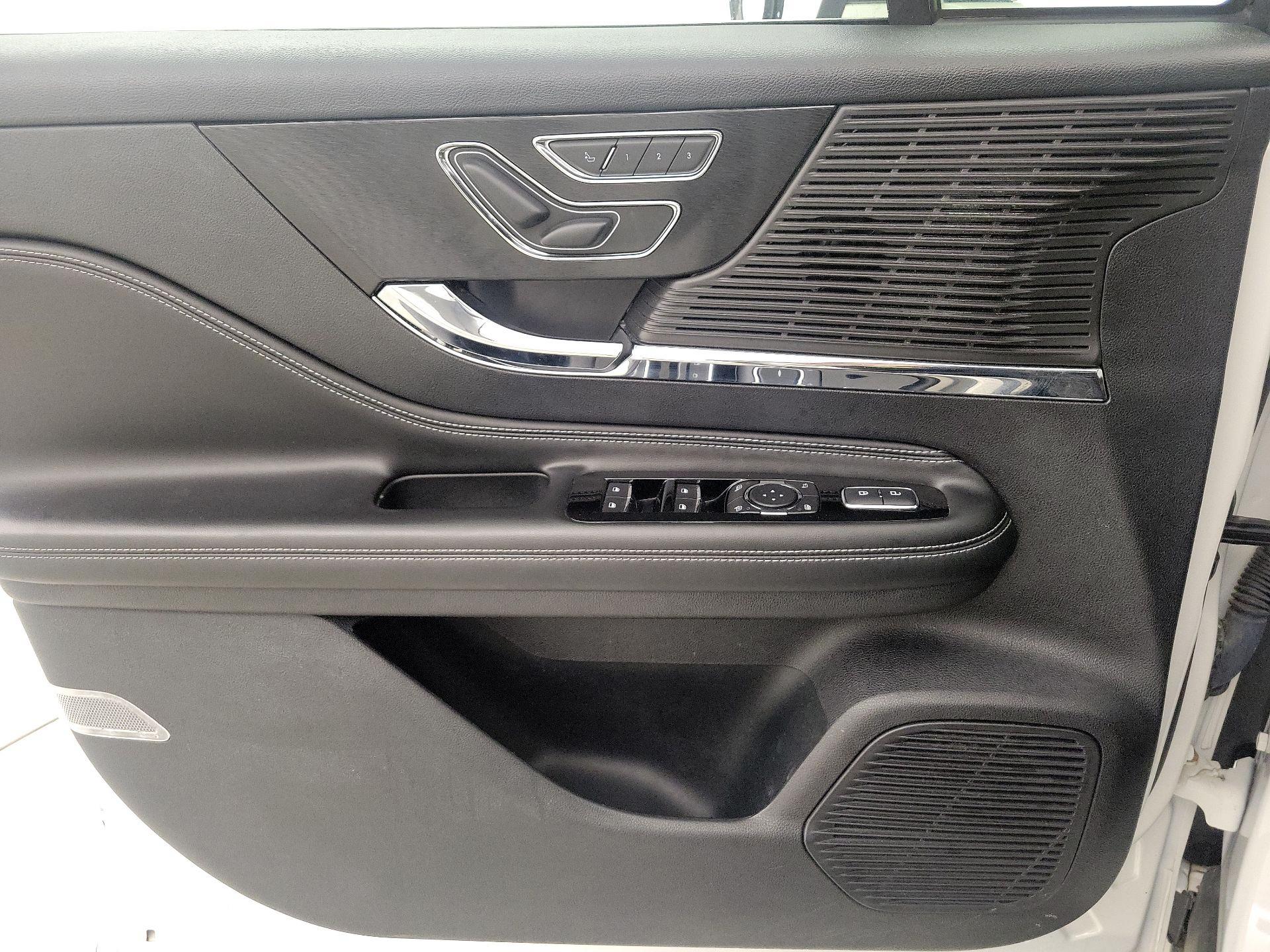 Thumbnail: 2021 Lincoln Corsair - 12