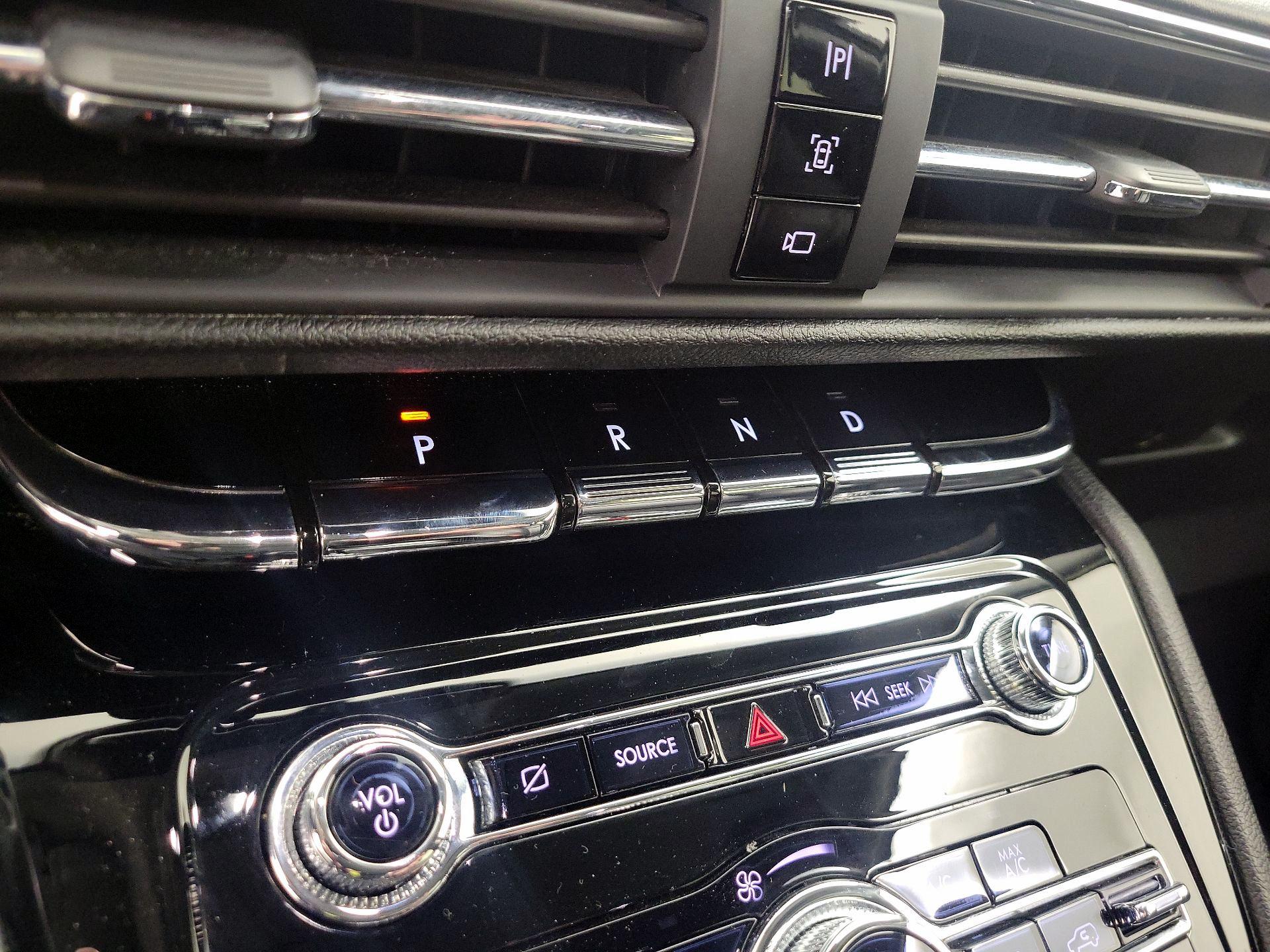 Thumbnail: 2021 Lincoln Corsair - 17