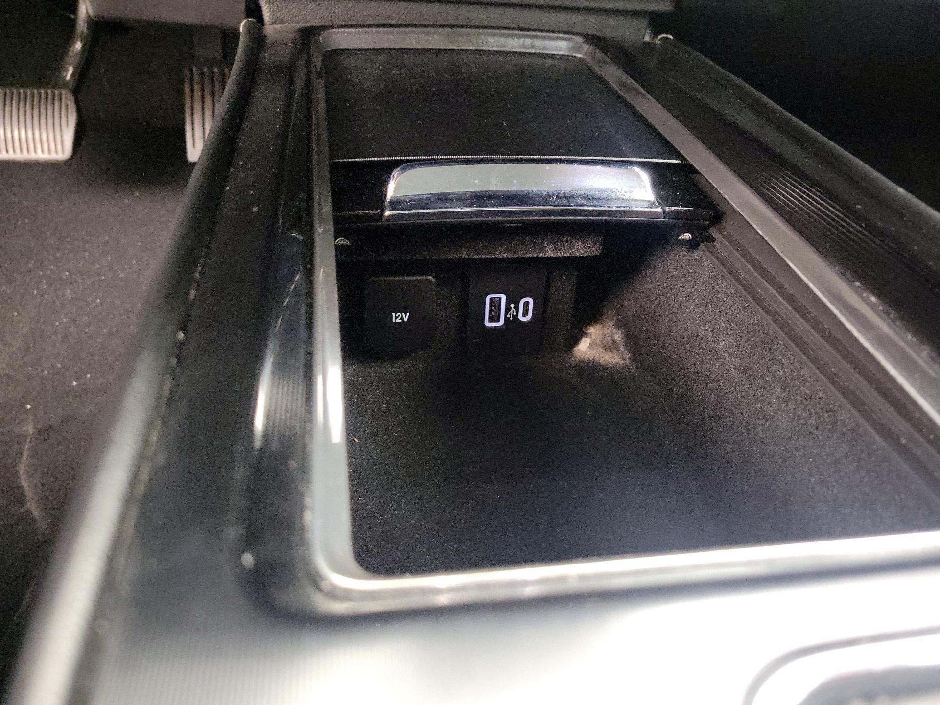 Thumbnail: 2021 Lincoln Corsair - 18