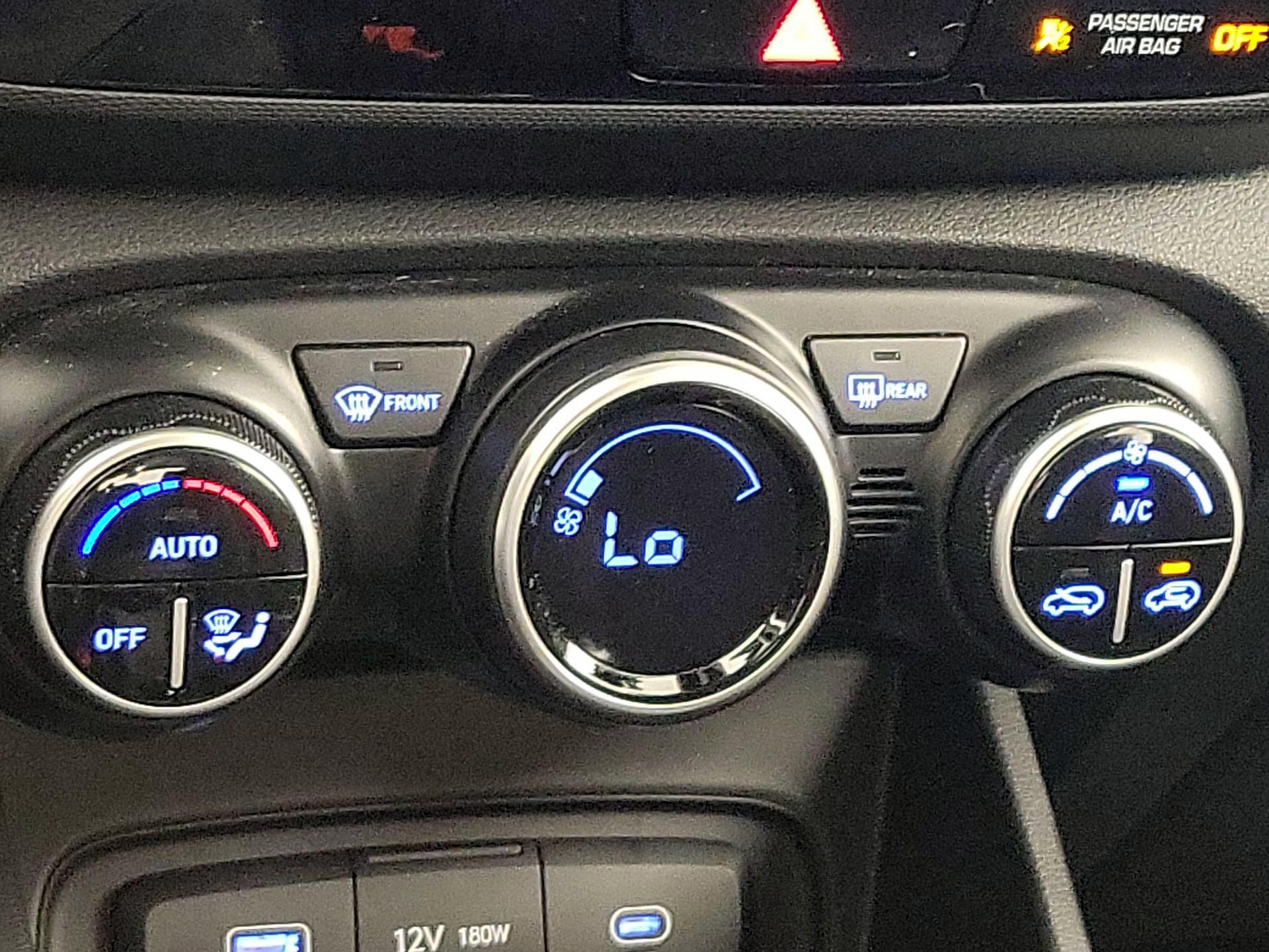 Thumbnail: 2023 Hyundai Venue - 16