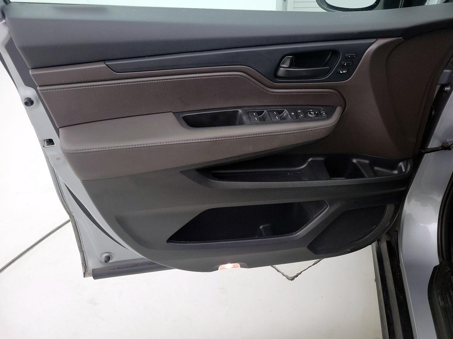 Thumbnail: 2023 Honda Odyssey - 12