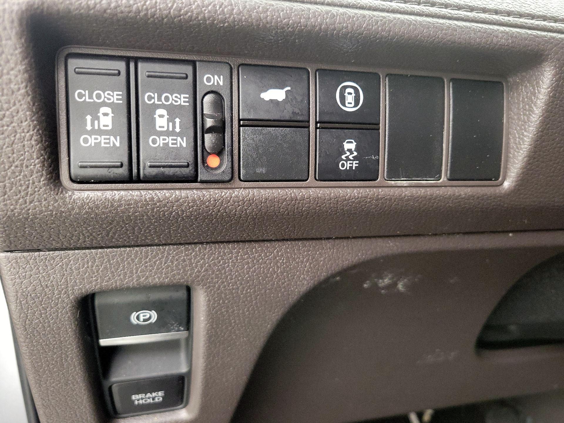 Thumbnail: 2023 Honda Odyssey - 13