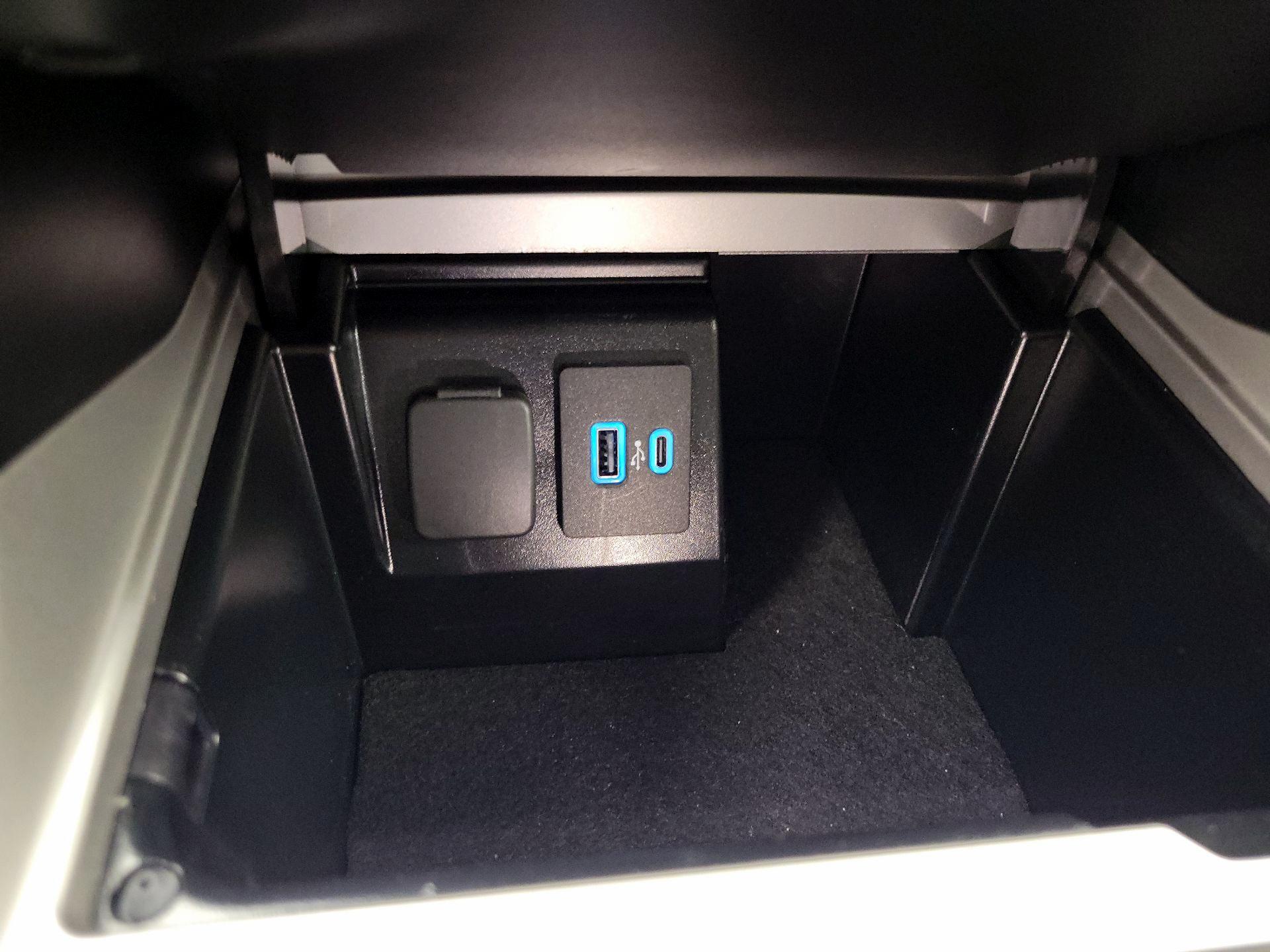 Thumbnail: 2022 Ford Explorer - 19