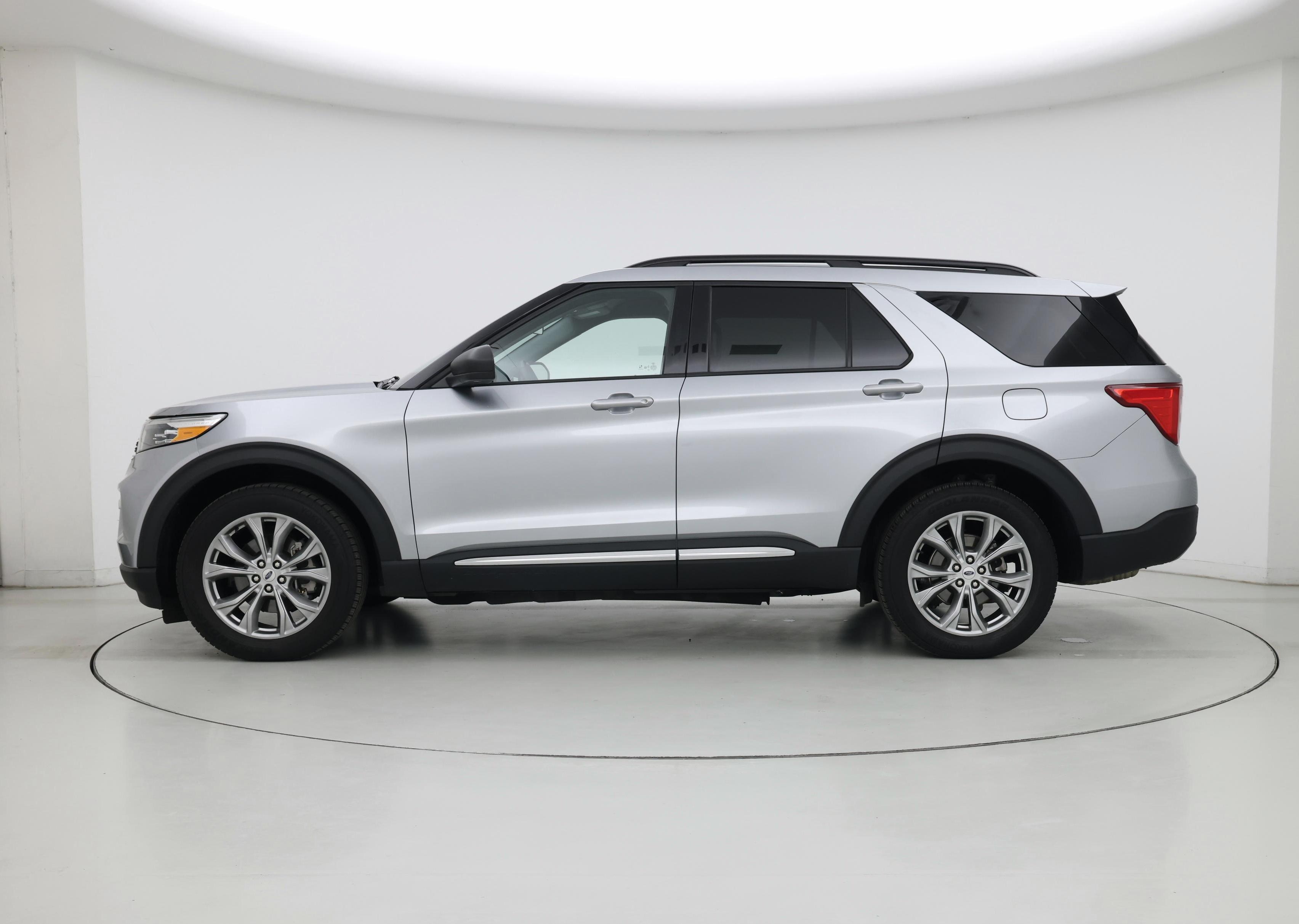 Thumbnail: 2022 Ford Explorer - 3