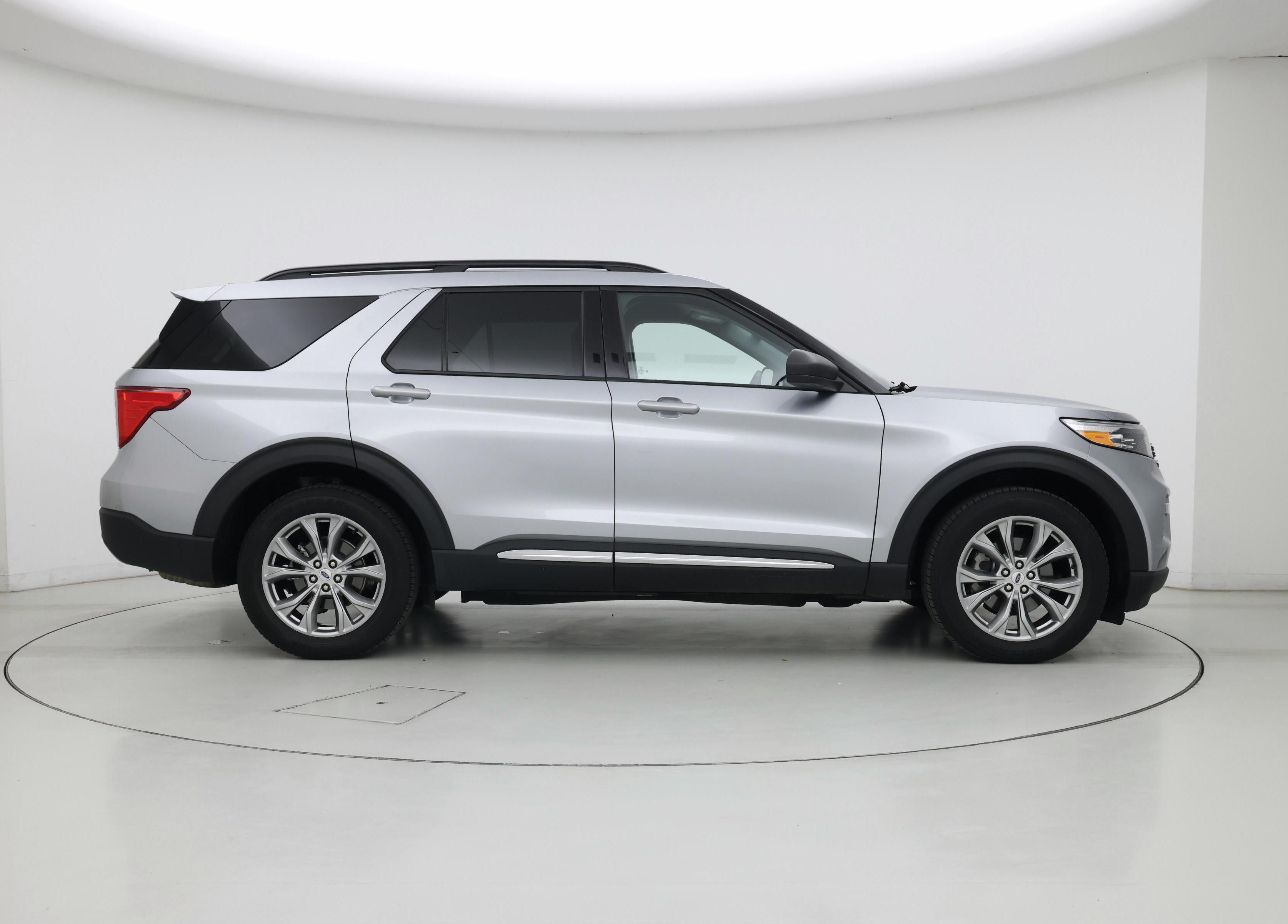 Thumbnail: 2022 Ford Explorer - 7