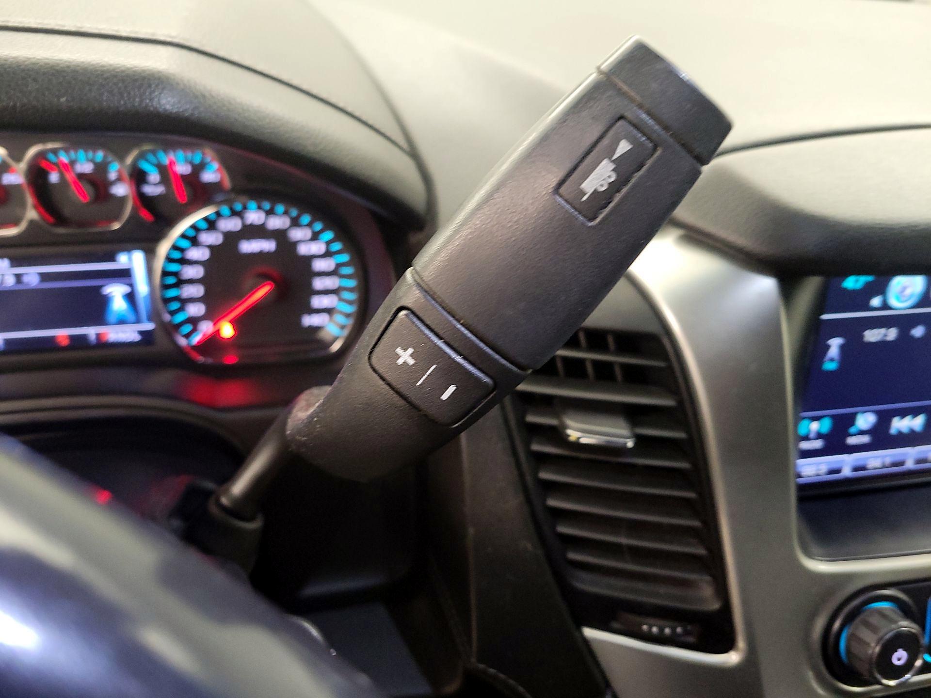 Thumbnail: 2019 Chevrolet Suburban - 17