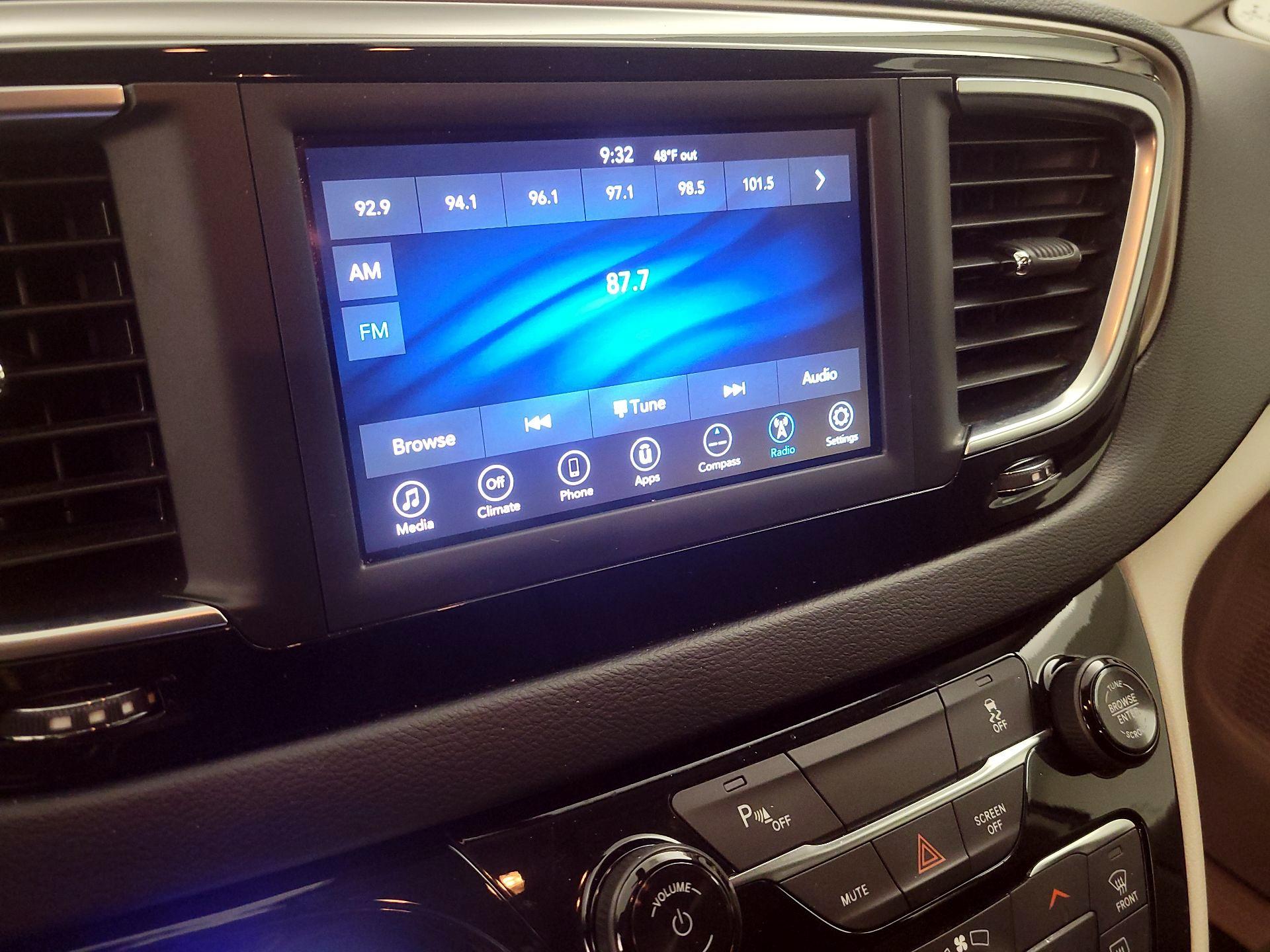 Thumbnail: 2019 Chrysler Pacifica - 15