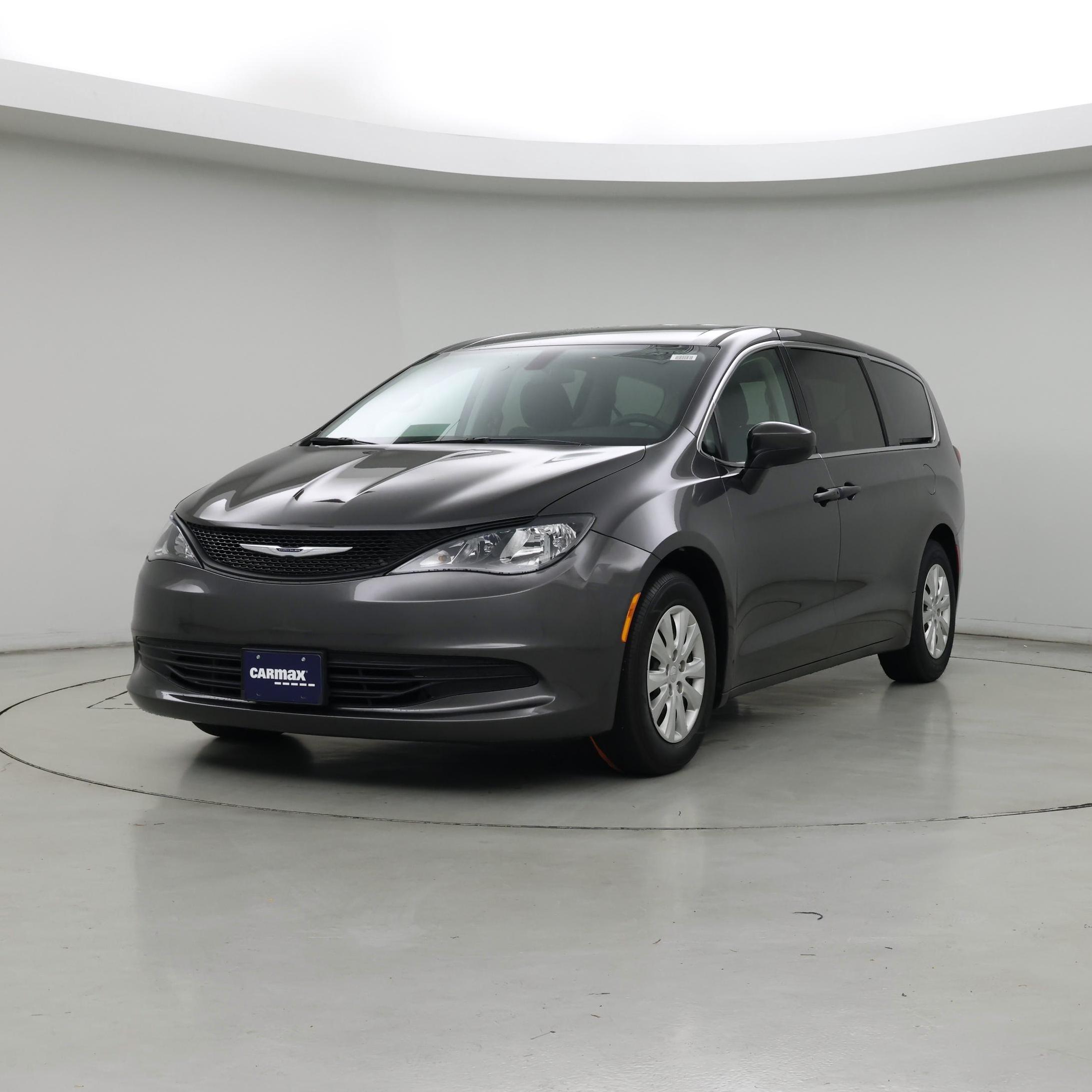 Thumbnail: 2019 Chrysler Pacifica - 4