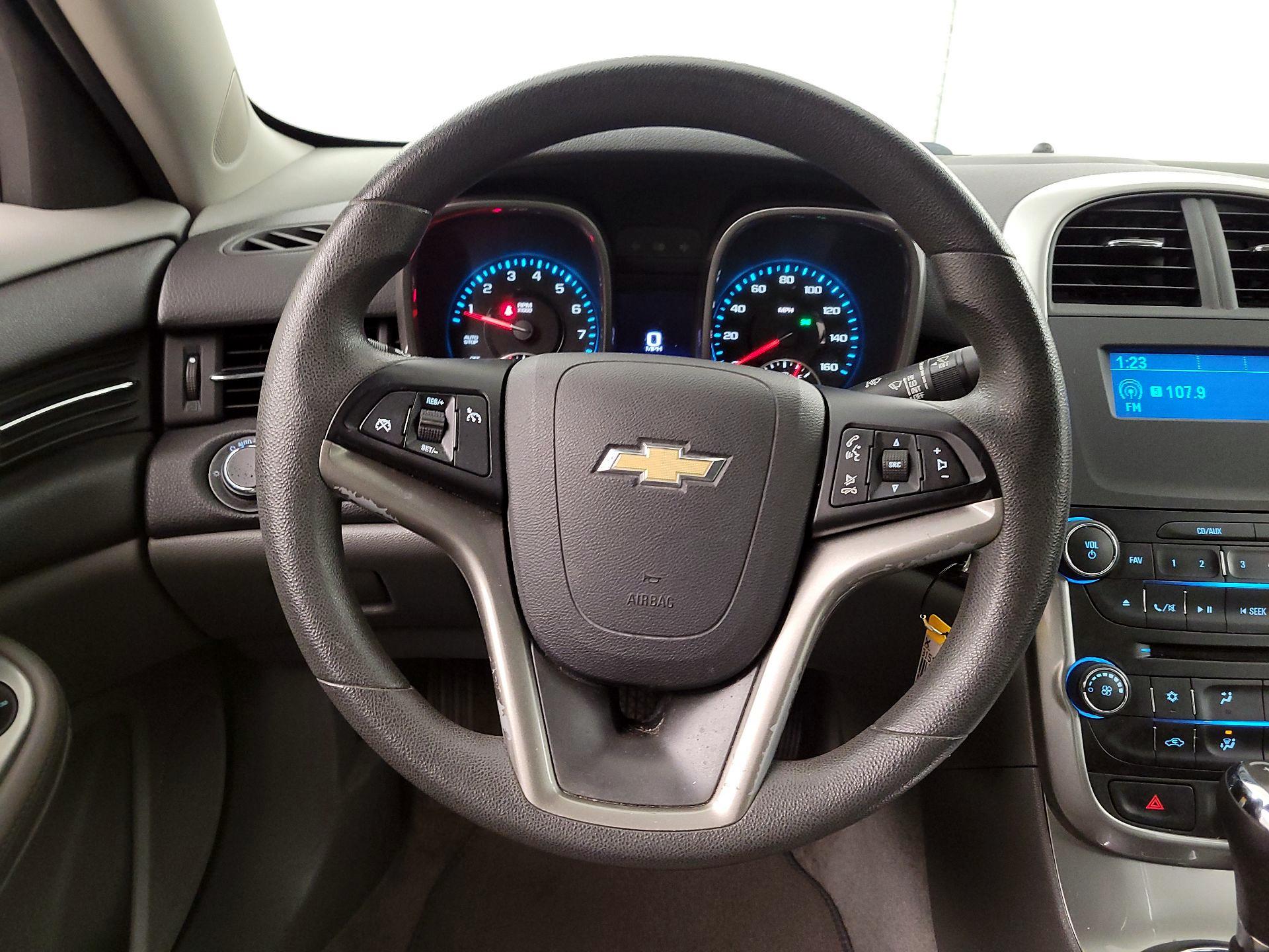 Thumbnail: 2015 Chevrolet Malibu - 10