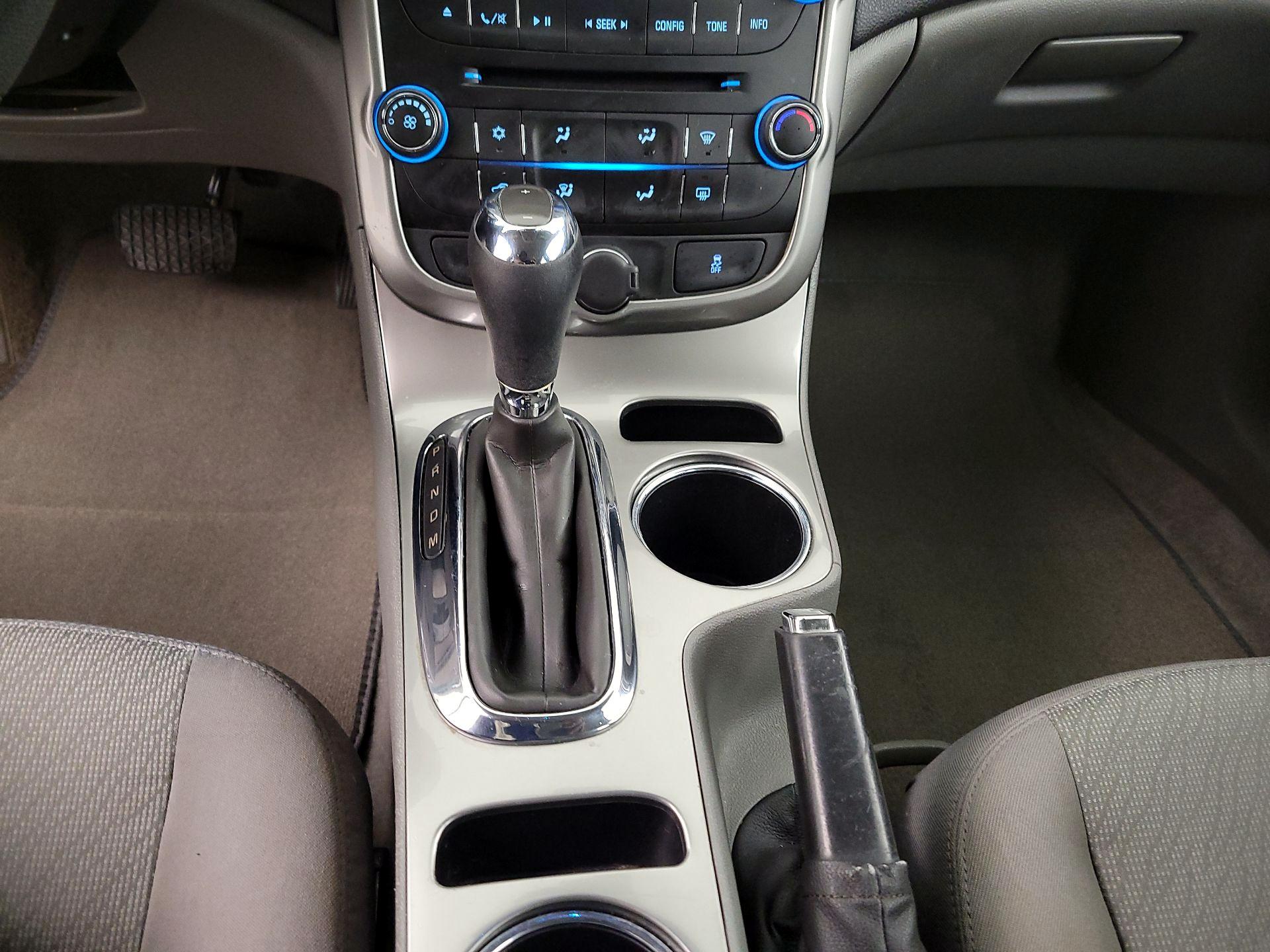 Thumbnail: 2015 Chevrolet Malibu - 16