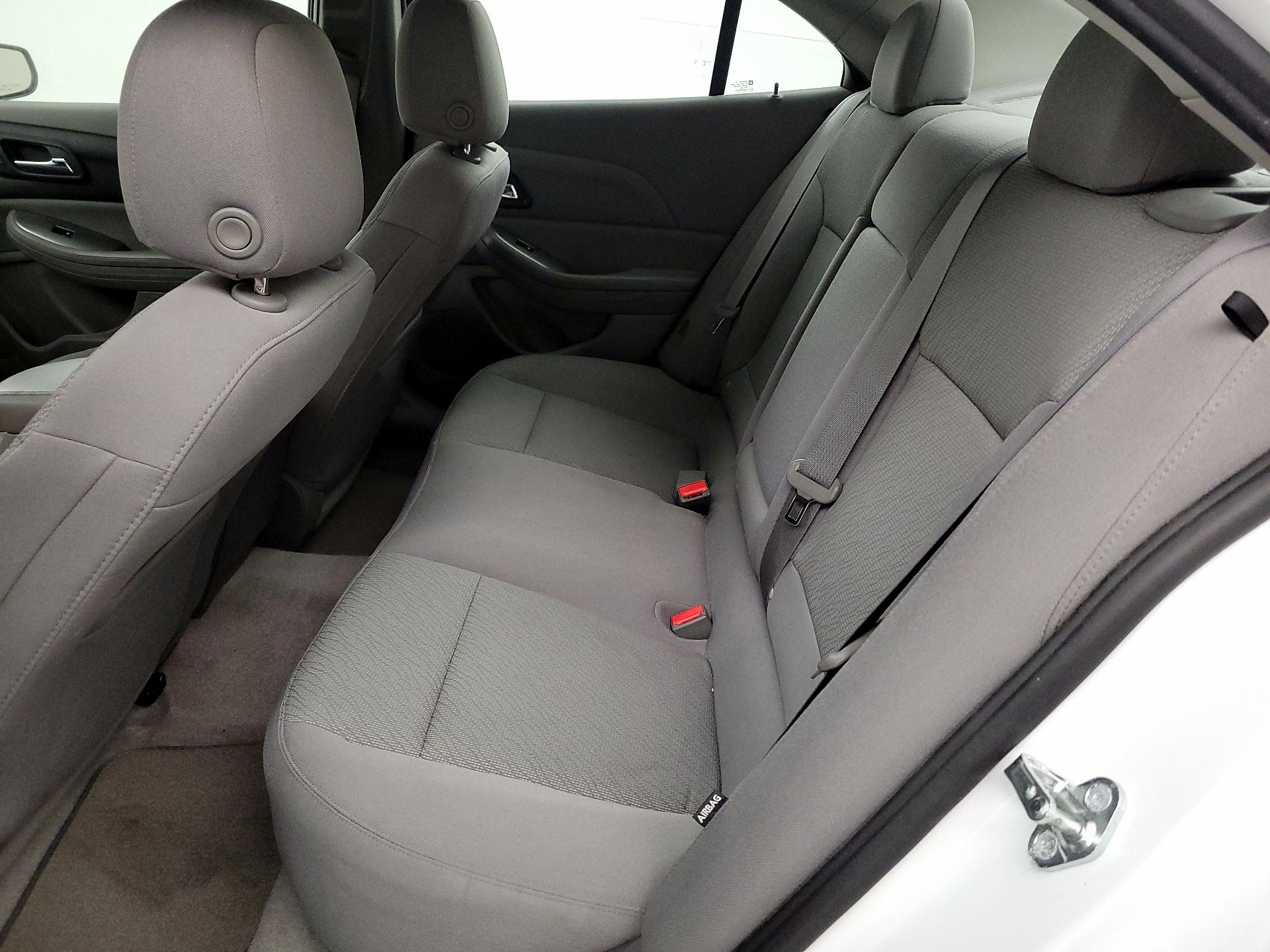 Thumbnail: 2015 Chevrolet Malibu - 18