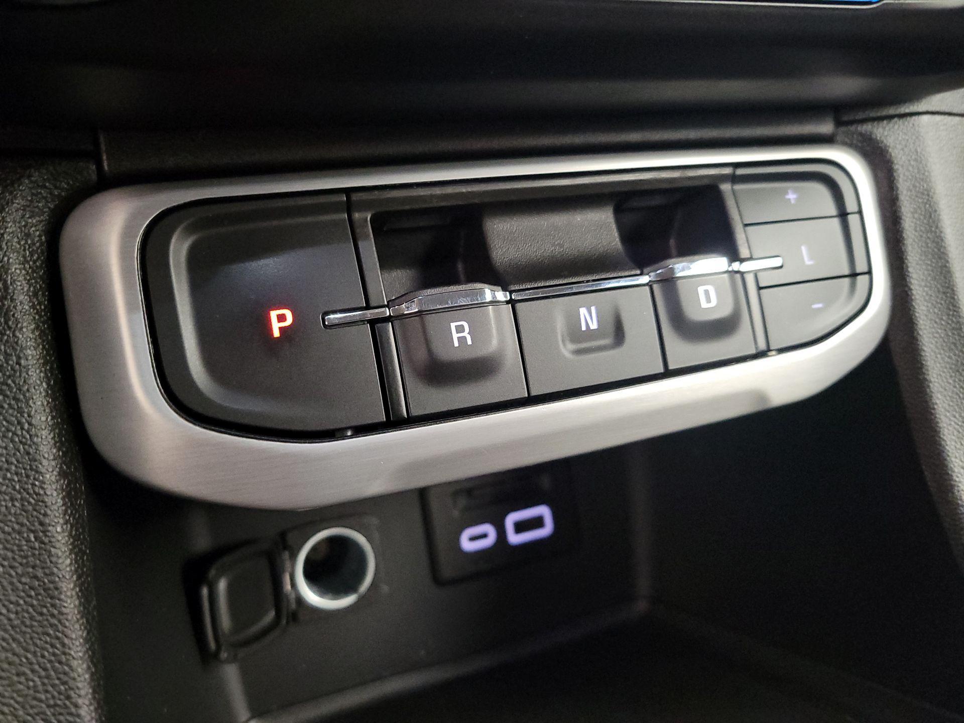 Thumbnail: 2023 GMC Acadia - 18