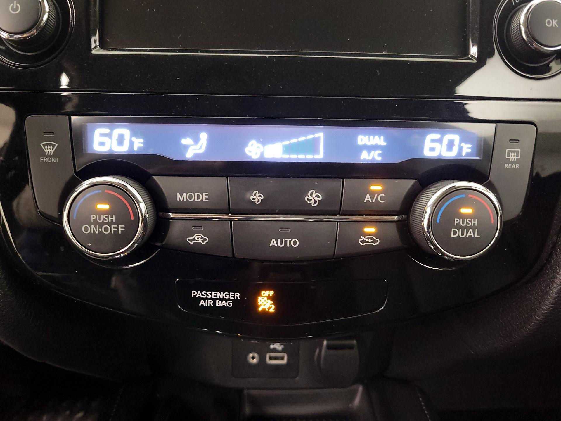 Thumbnail: 2019 Nissan Rogue - 17