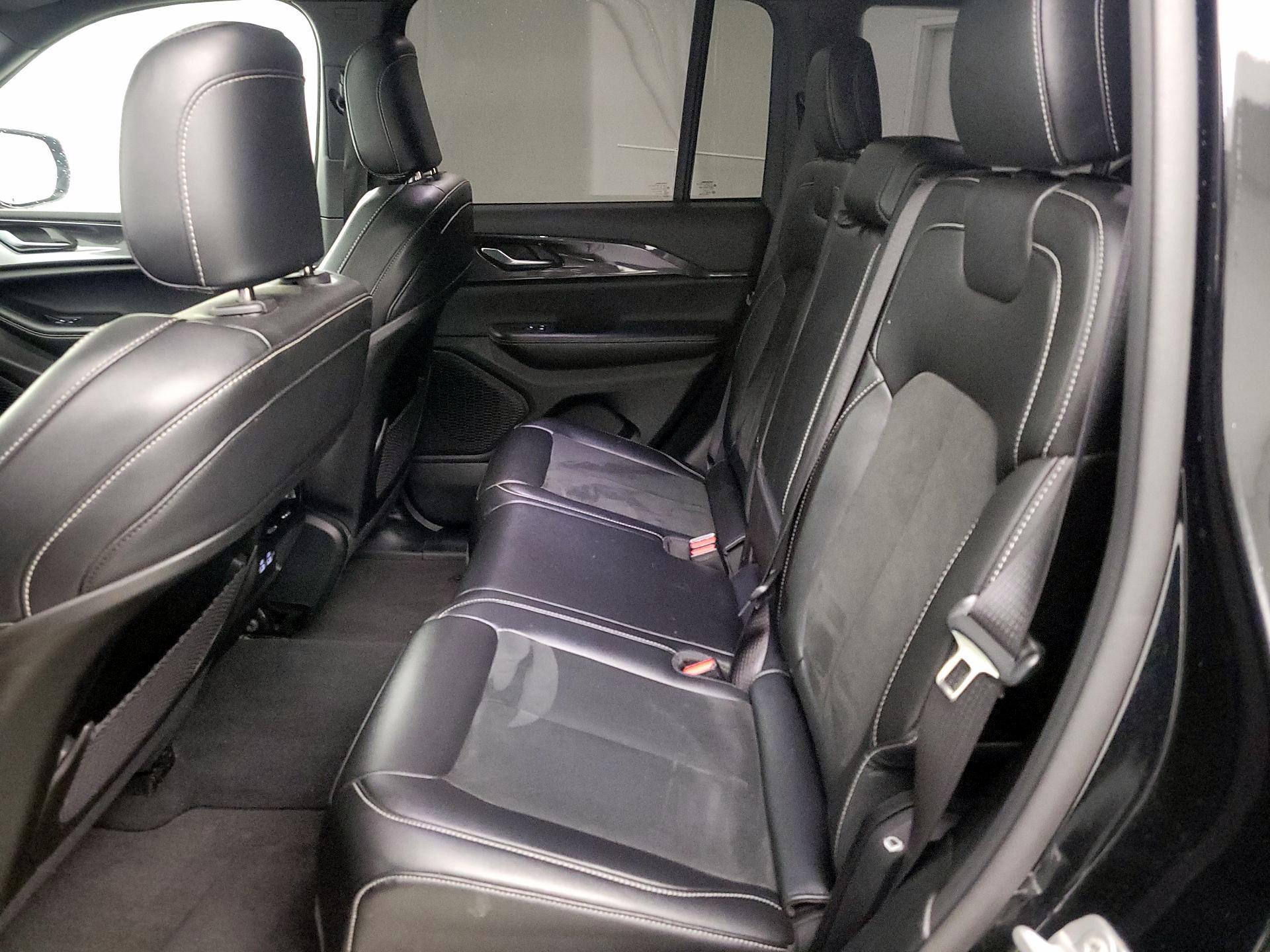 Thumbnail: 2023 Jeep Grand Cherokee - 20