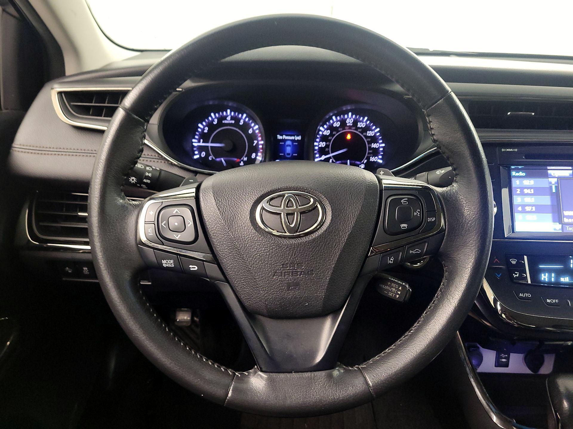 Thumbnail: 2017 Toyota Avalon - 10