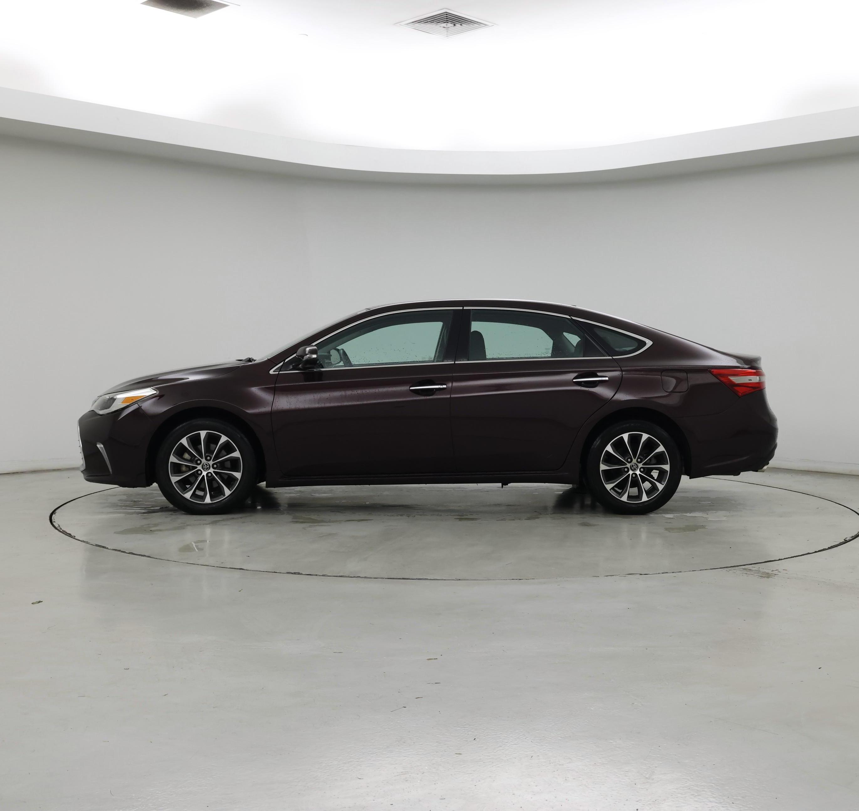 Thumbnail: 2017 Toyota Avalon - 3