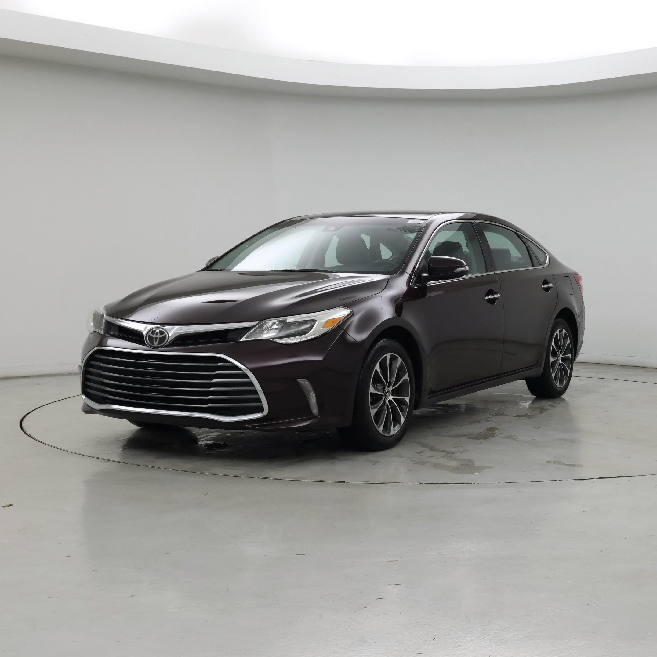 Thumbnail: 2017 Toyota Avalon - 4