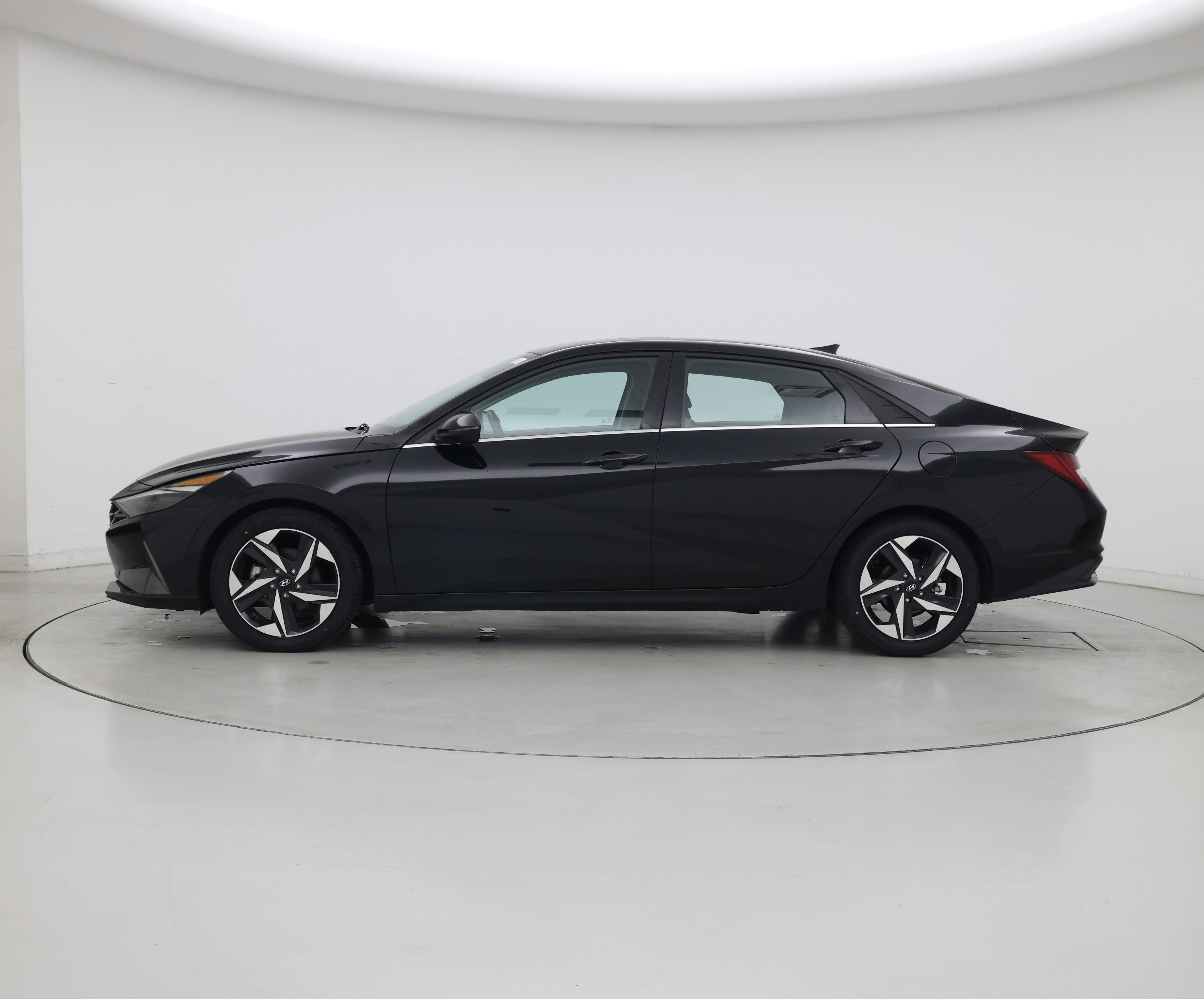Thumbnail: 2023 Hyundai Elantra - 3