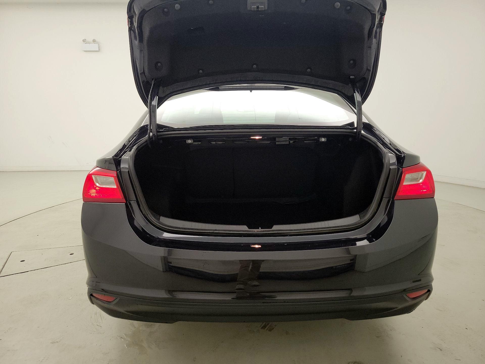 Thumbnail: 2023 Chevrolet Malibu - 20