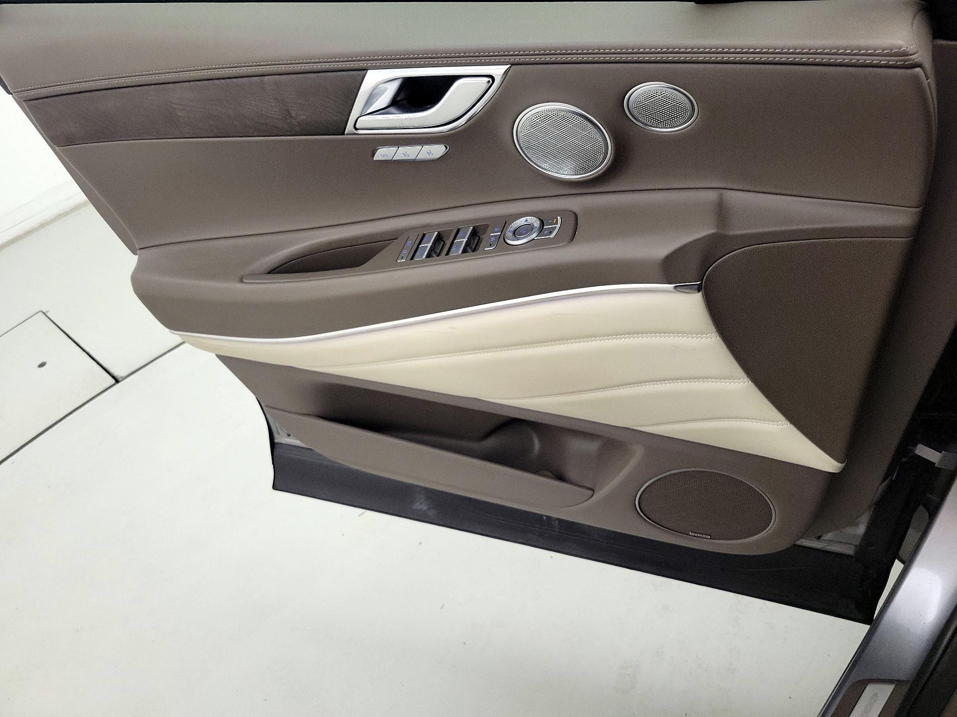 Thumbnail: 2023 Genesis GV80 - 12