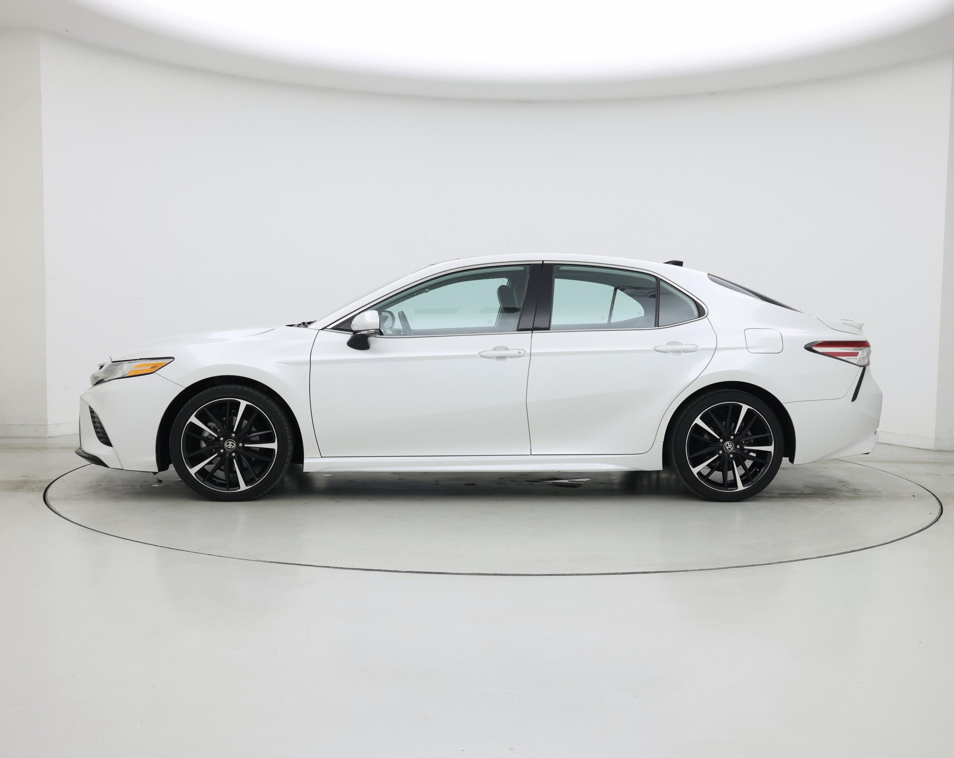 Thumbnail: 2020 Toyota Camry - 3