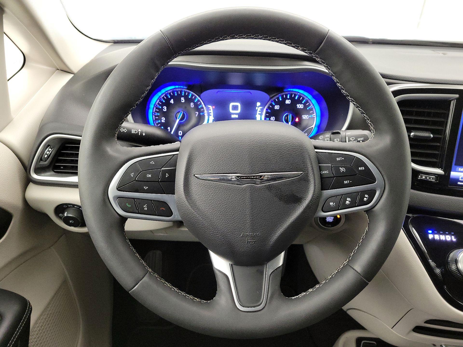 Thumbnail: 2024 Chrysler Pacifica - 10