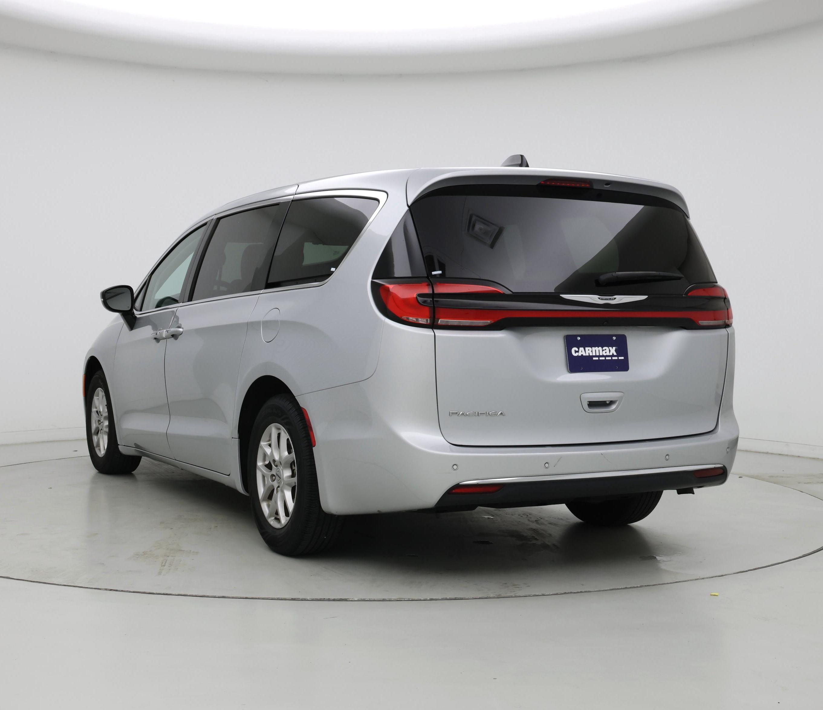 Thumbnail: 2024 Chrysler Pacifica - 2