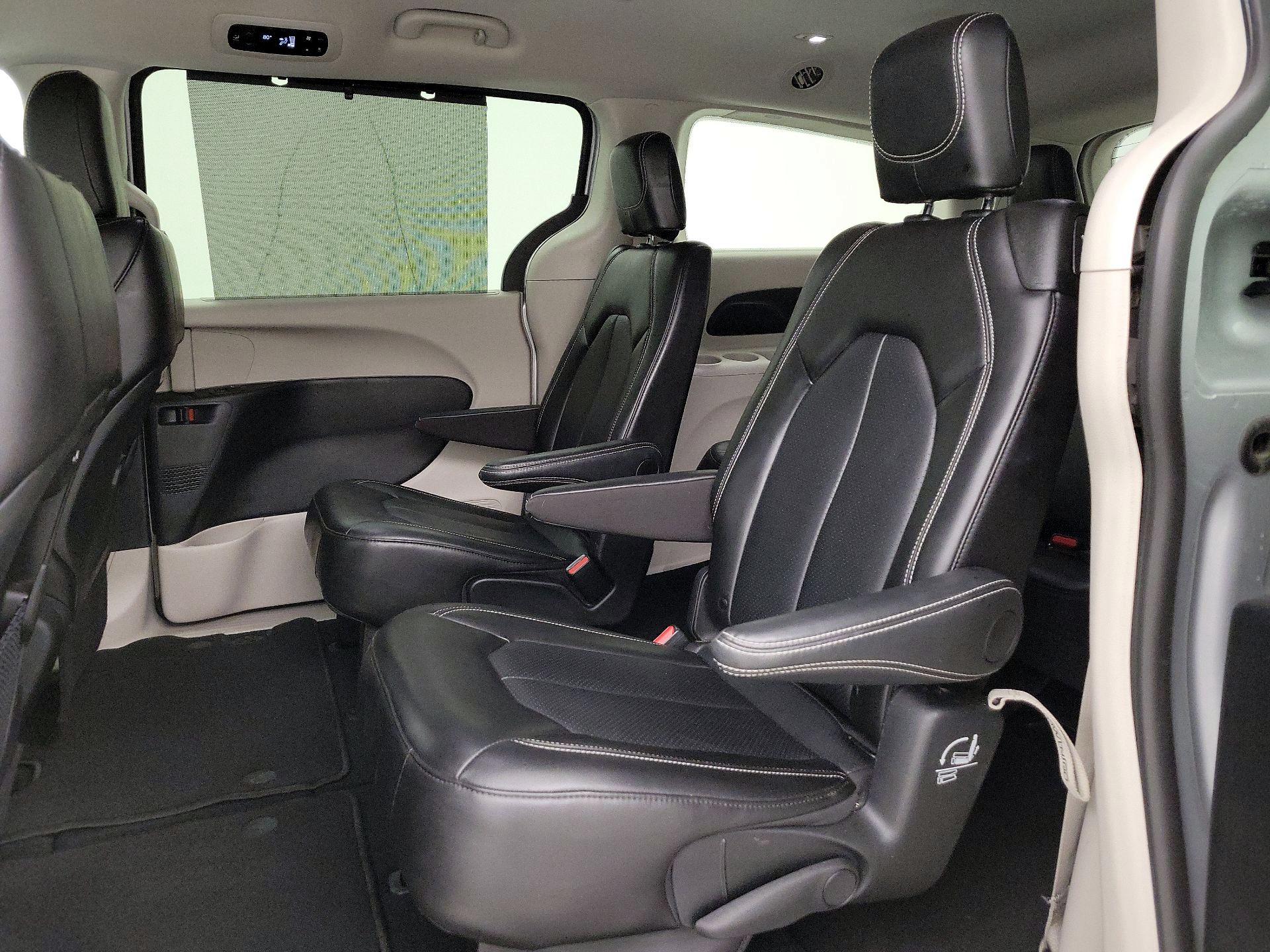 Thumbnail: 2024 Chrysler Pacifica - 19