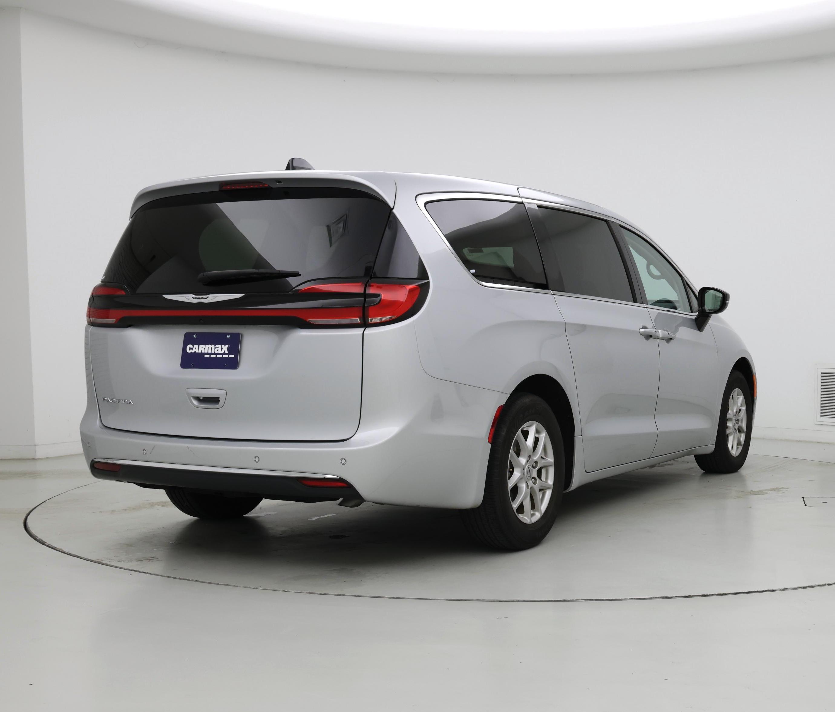 Thumbnail: 2024 Chrysler Pacifica - 8