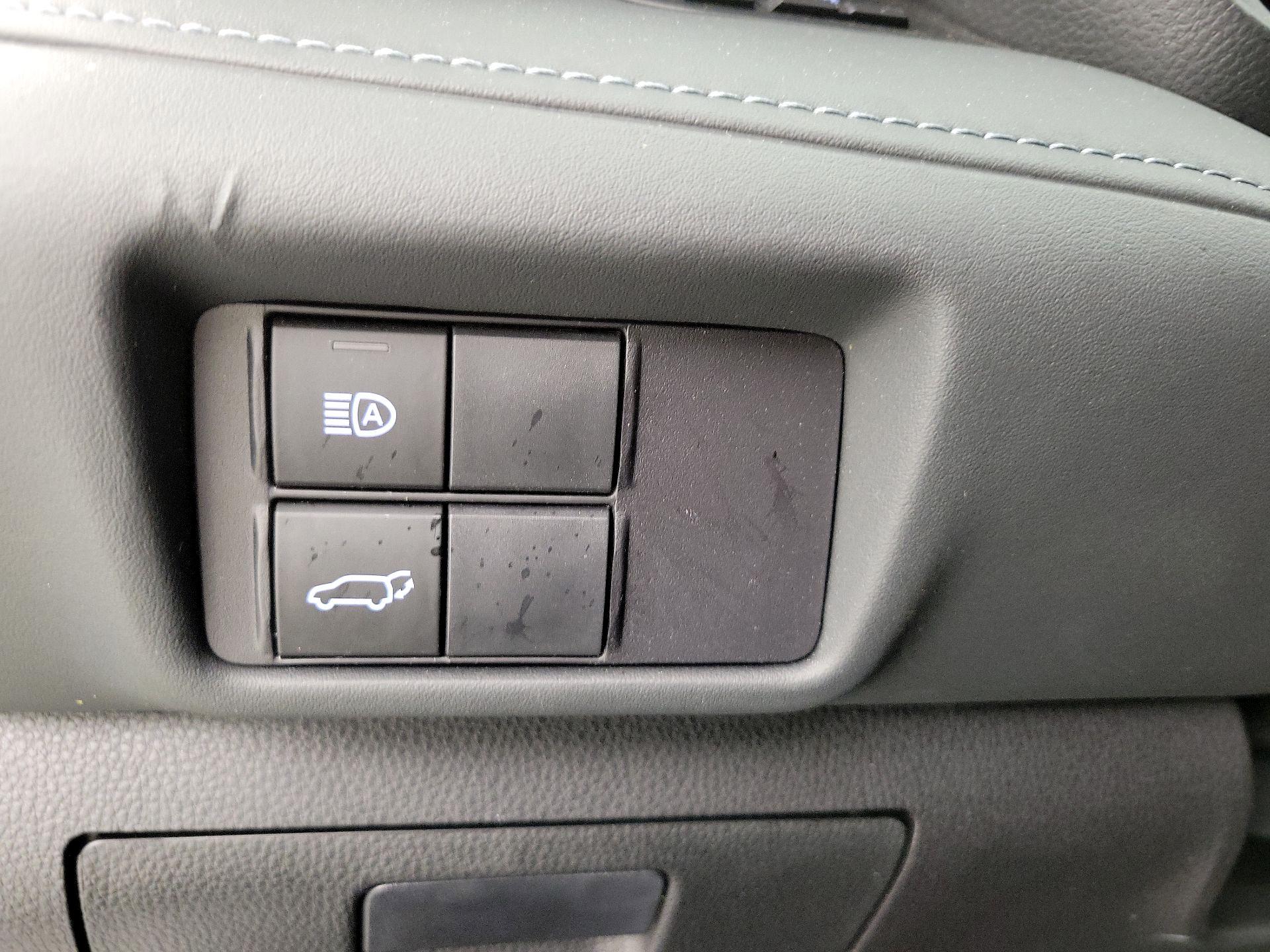 Thumbnail: 2022 Toyota Highlander - 13