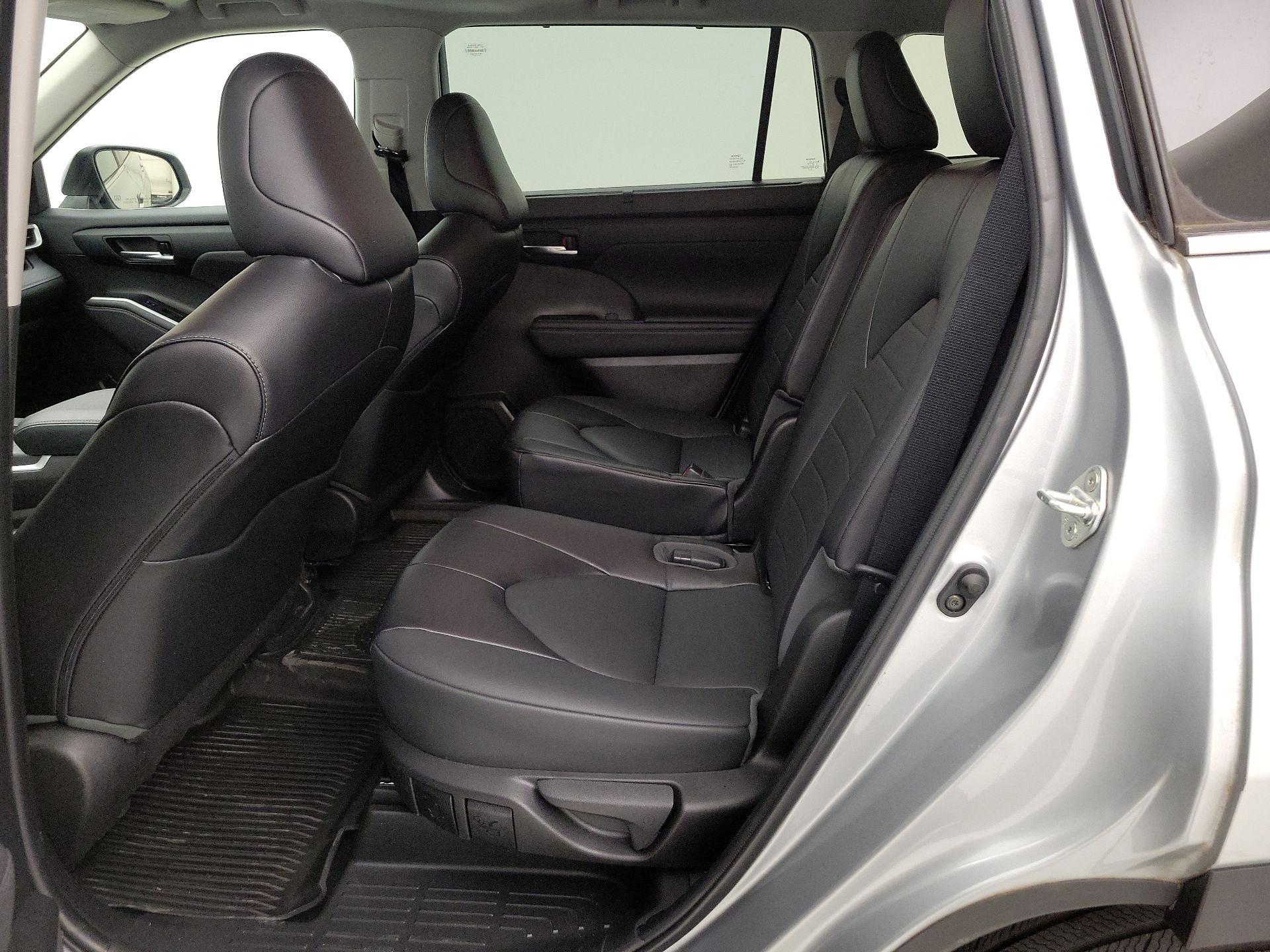 Thumbnail: 2022 Toyota Highlander - 20