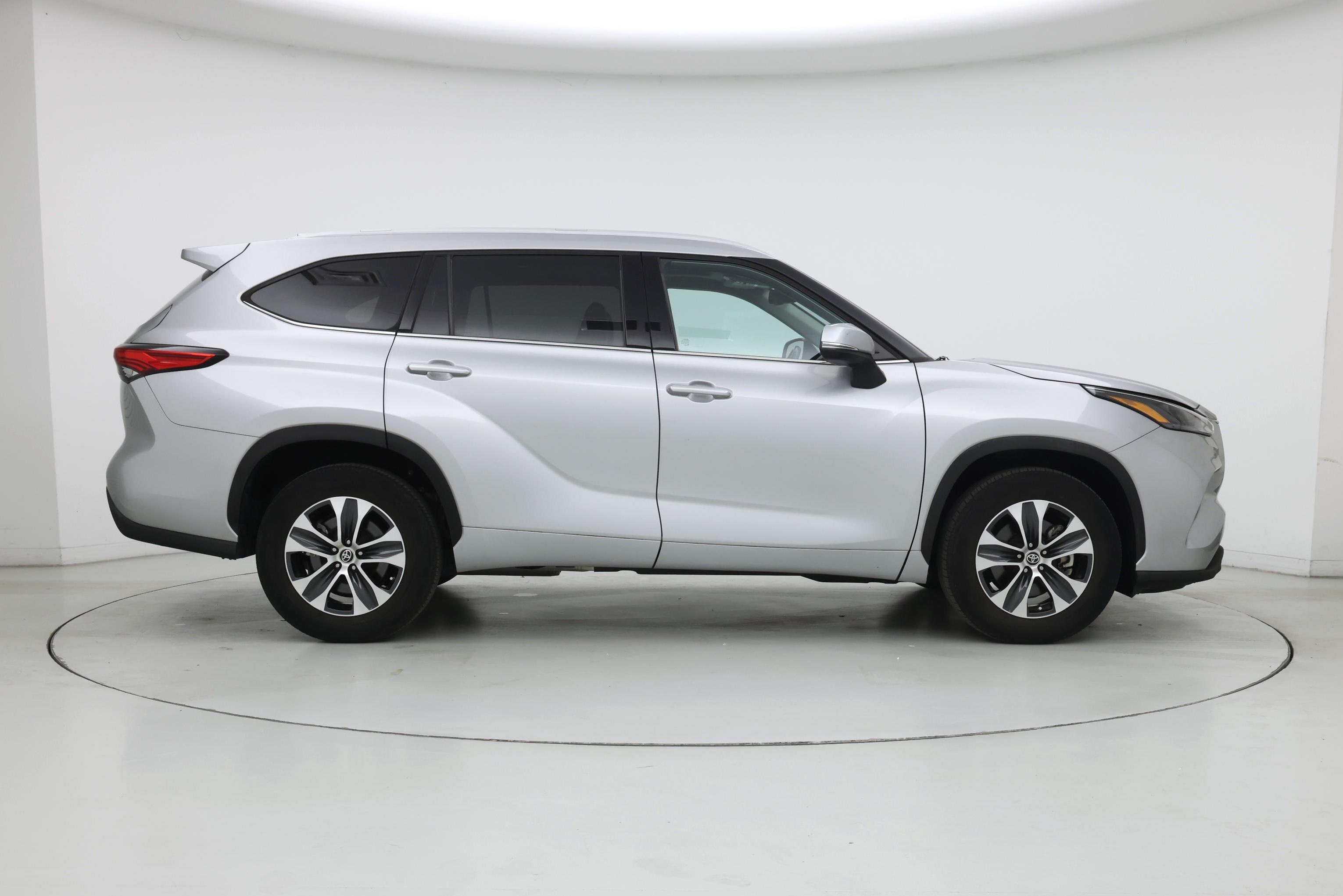 Thumbnail: 2022 Toyota Highlander - 7