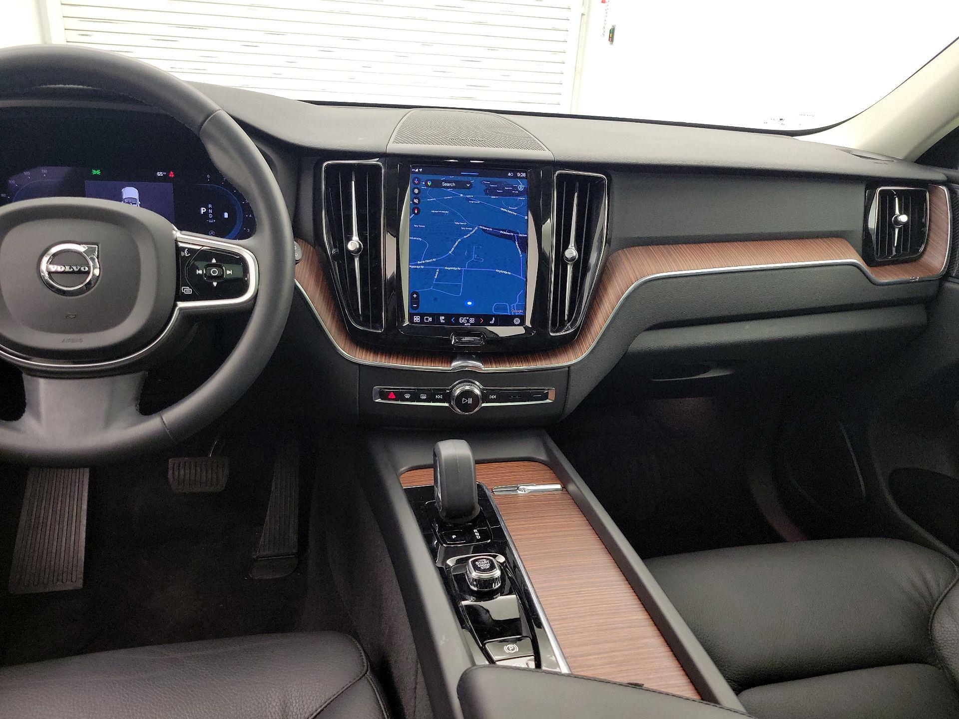 Thumbnail: 2023 Volvo XC60 - 9