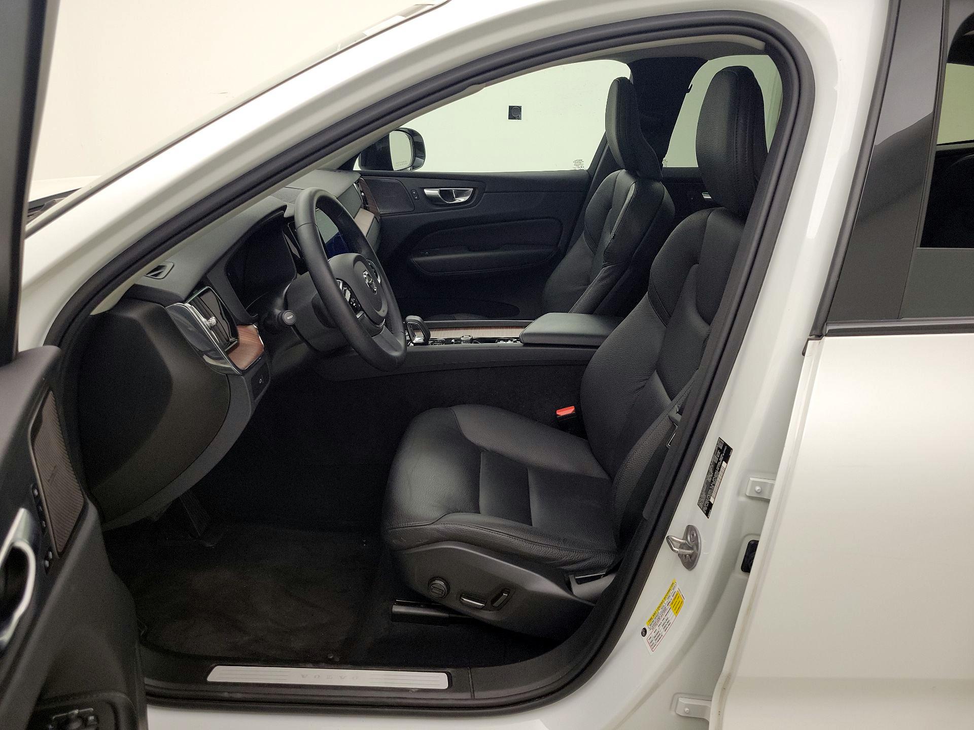 Thumbnail: 2023 Volvo XC60 - 11