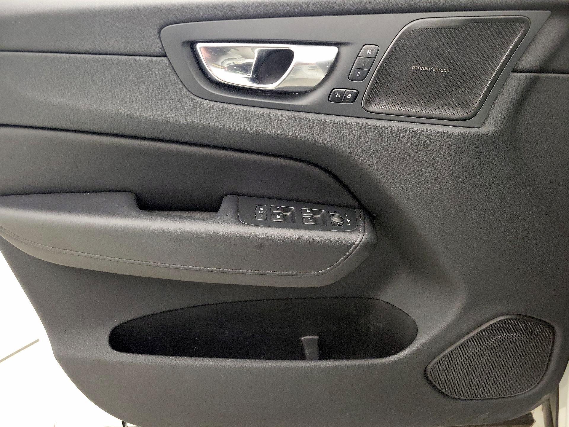 Thumbnail: 2023 Volvo XC60 - 12