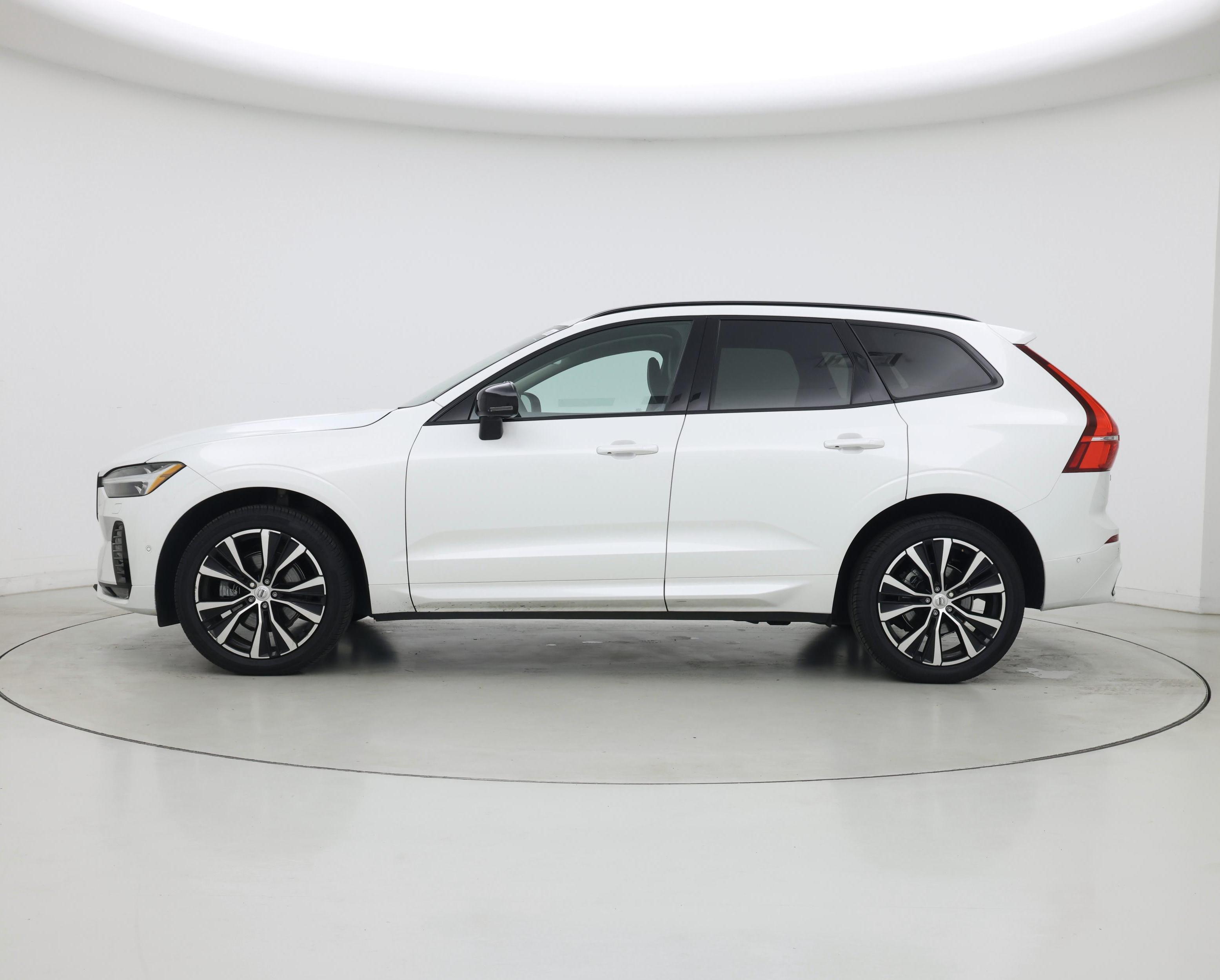 Thumbnail: 2023 Volvo XC60 - 3