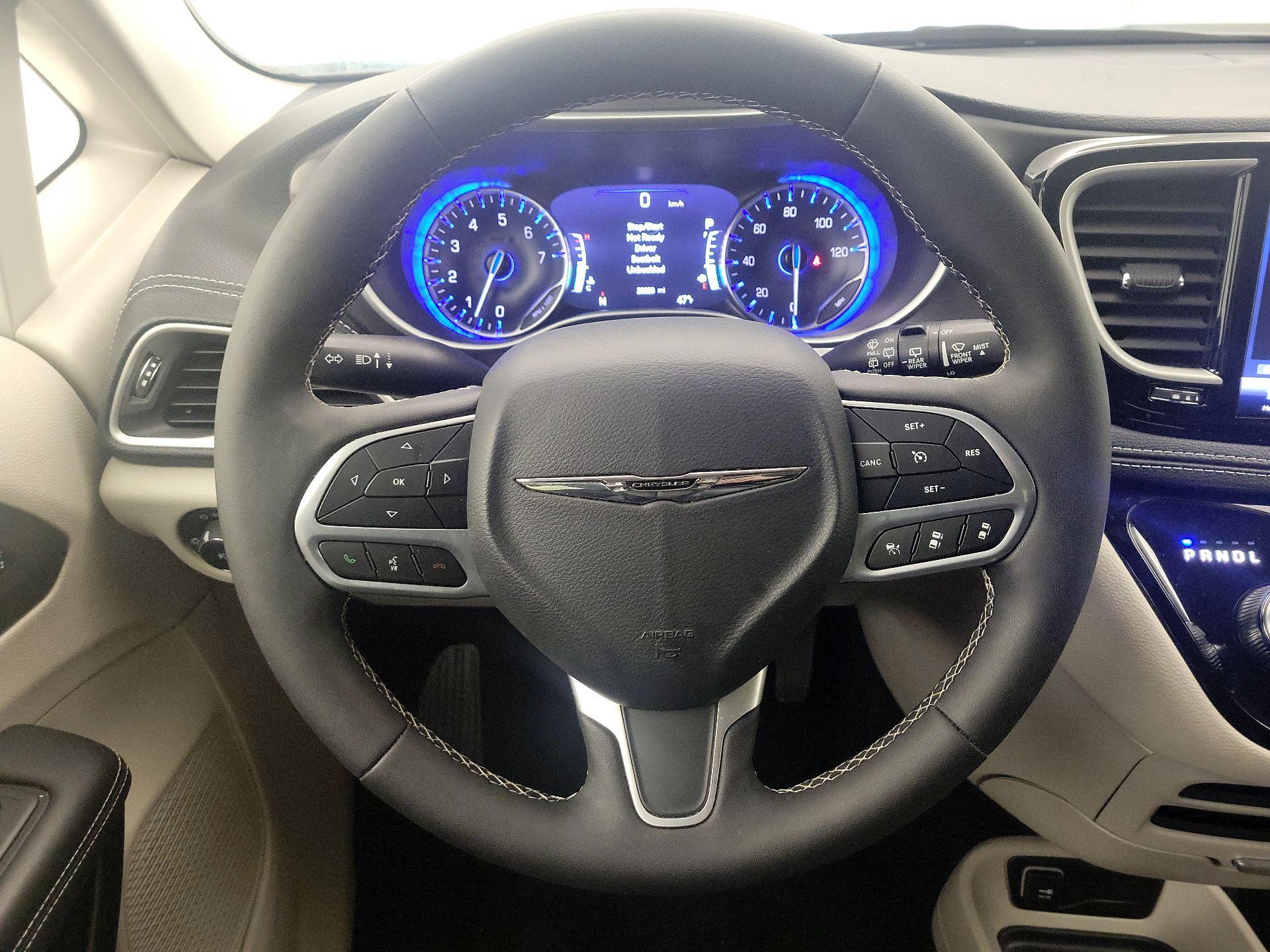 Thumbnail: 2024 Chrysler Pacifica - 10