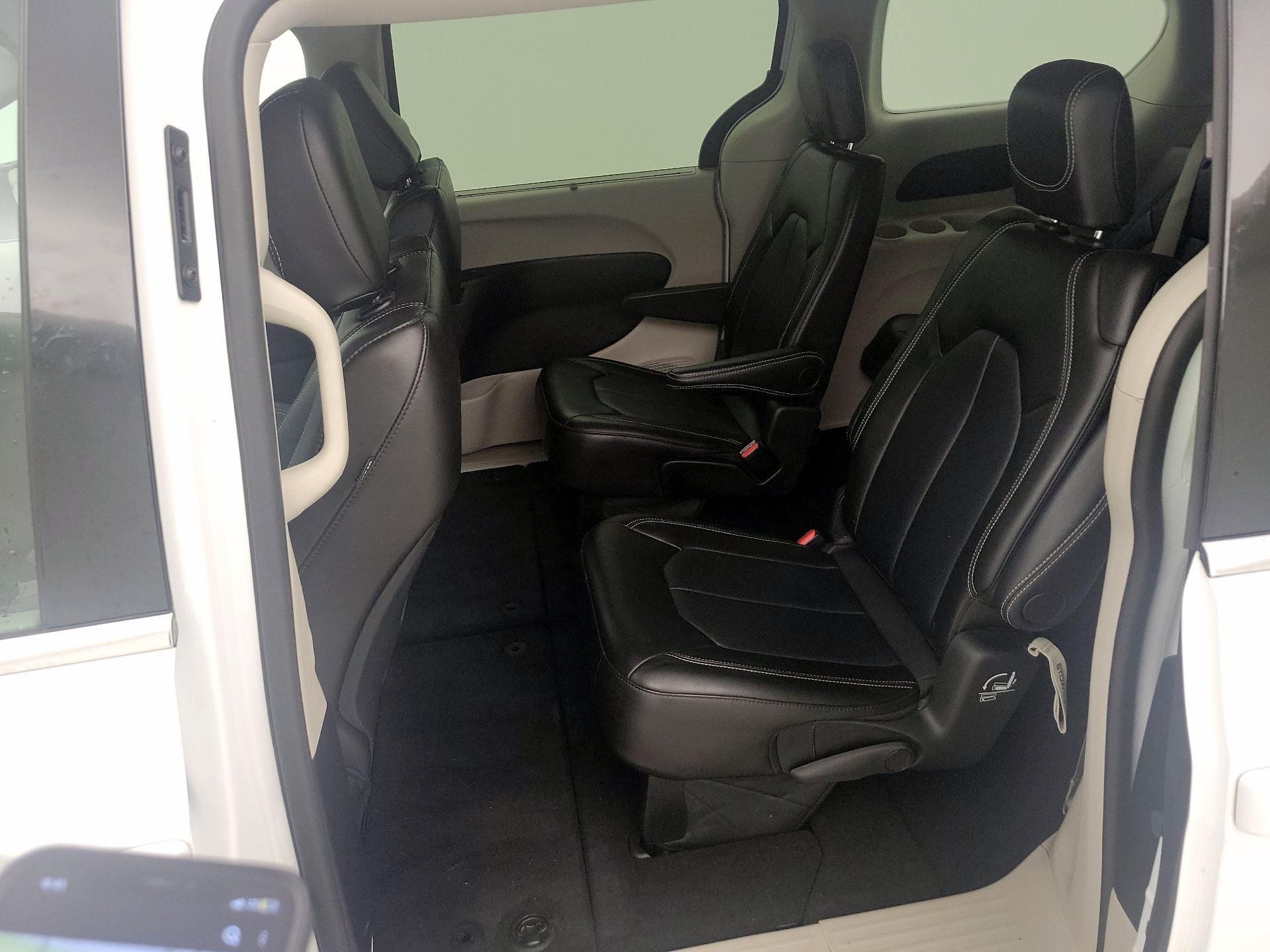 Thumbnail: 2024 Chrysler Pacifica - 19