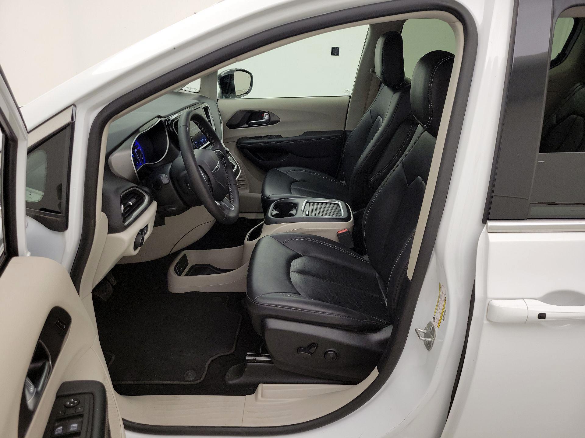 Thumbnail: 2024 Chrysler Pacifica - 11