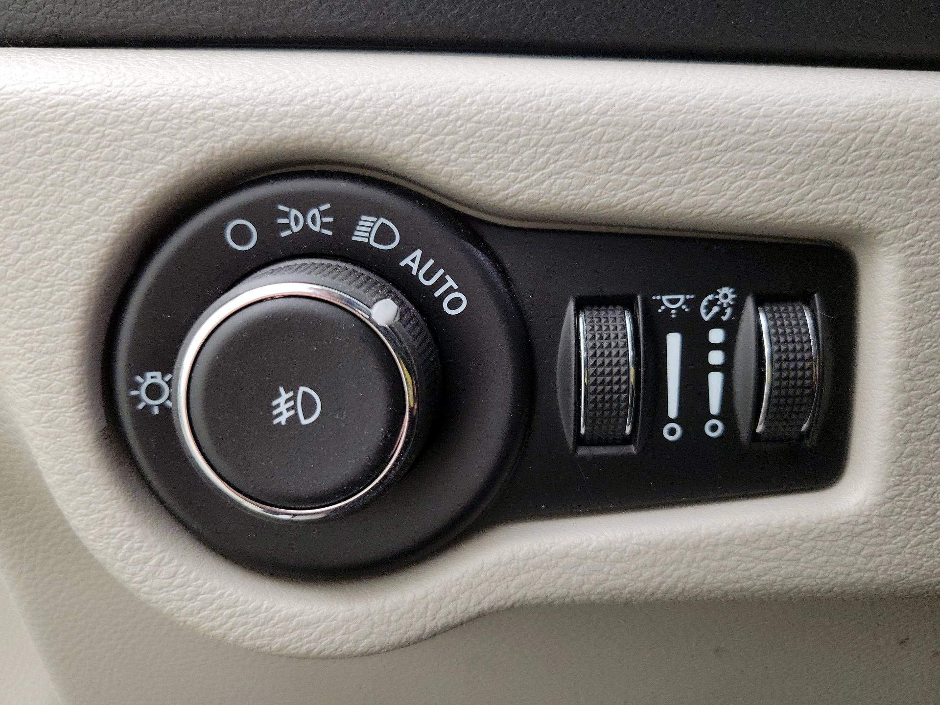 Thumbnail: 2024 Chrysler Pacifica - 13