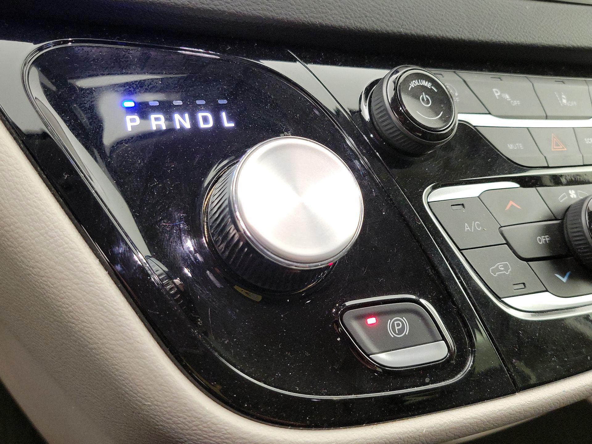 Thumbnail: 2024 Chrysler Pacifica - 17