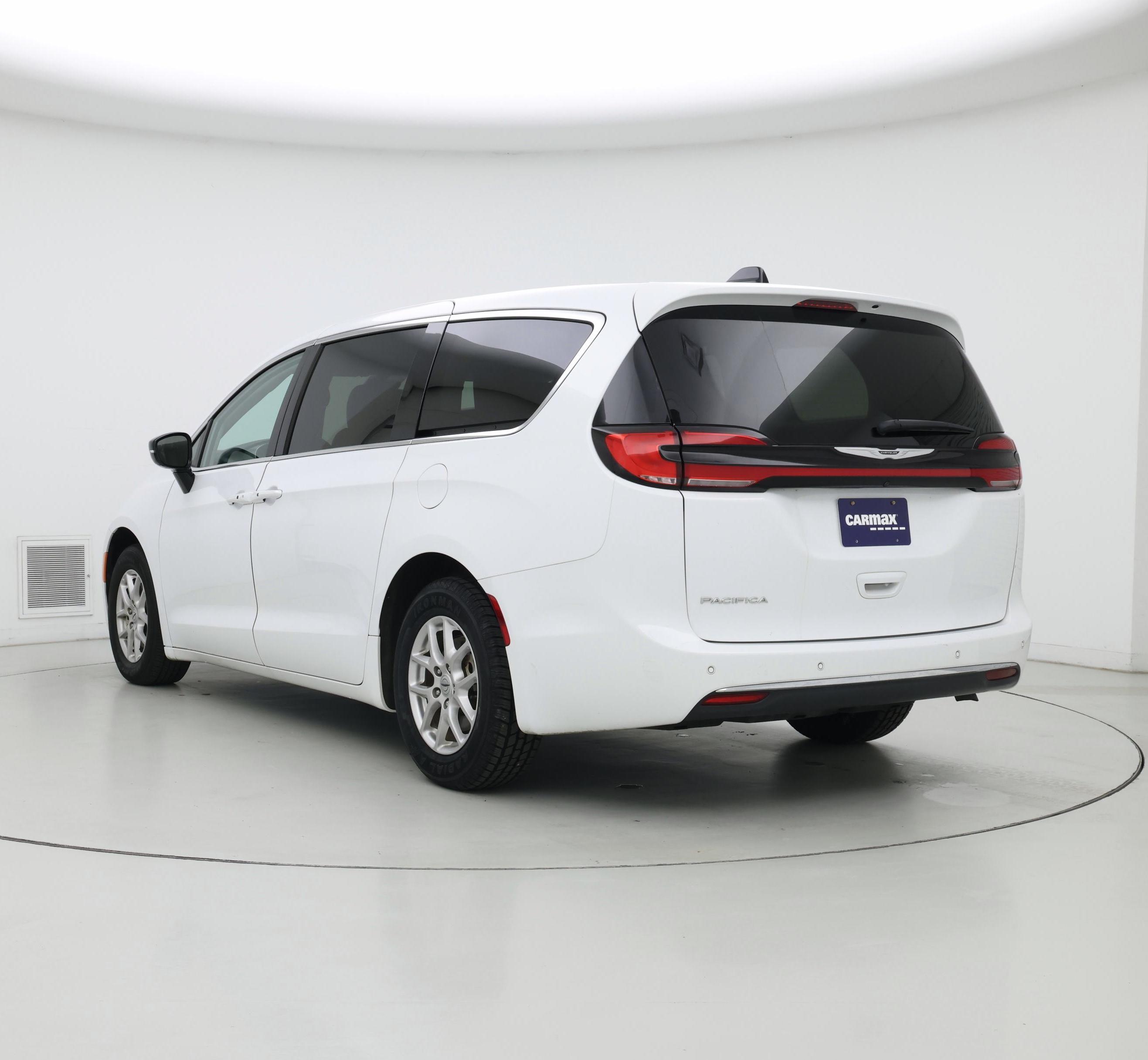 Thumbnail: 2024 Chrysler Pacifica - 2