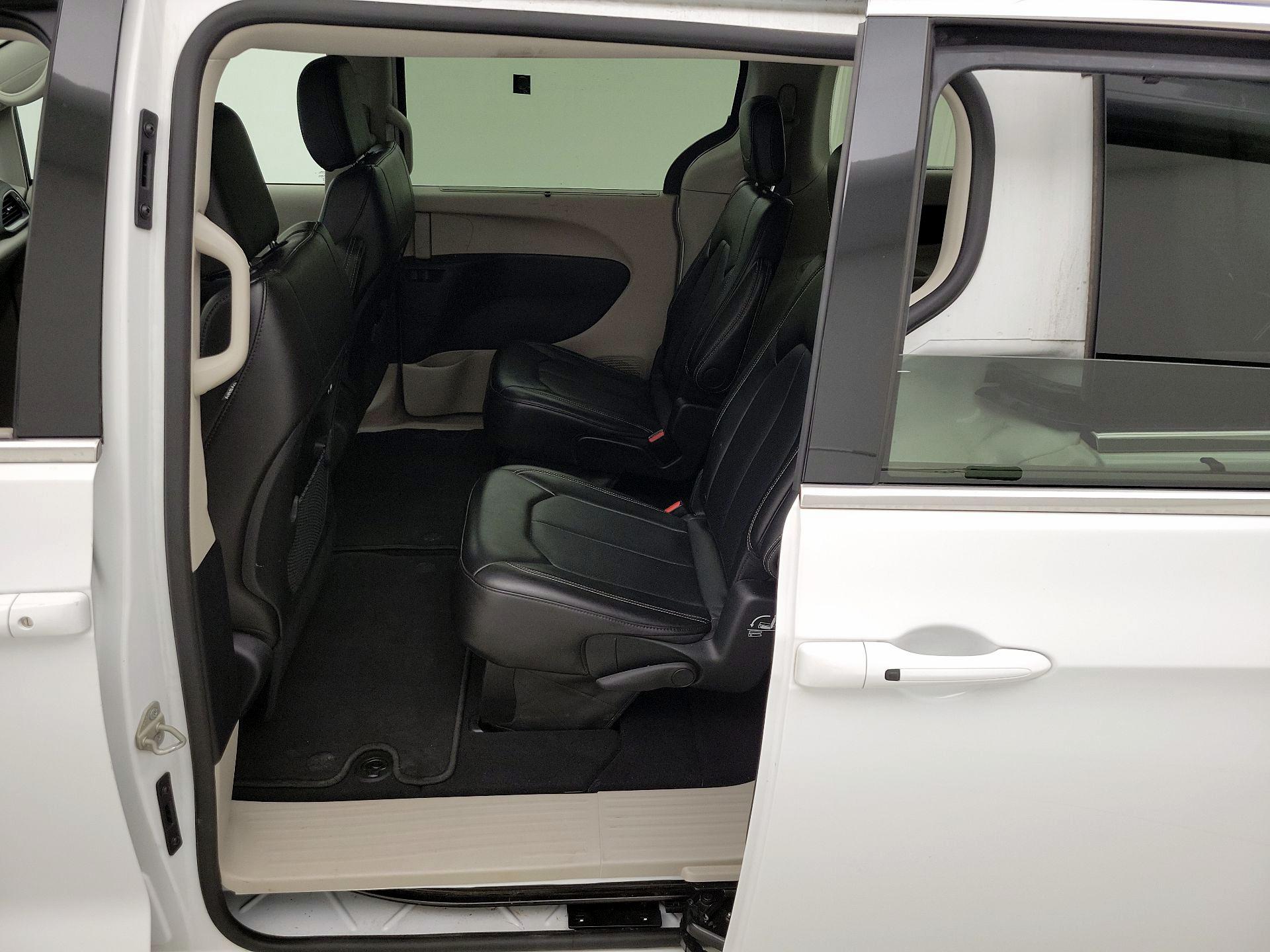 Thumbnail: 2024 Chrysler Pacifica - 19