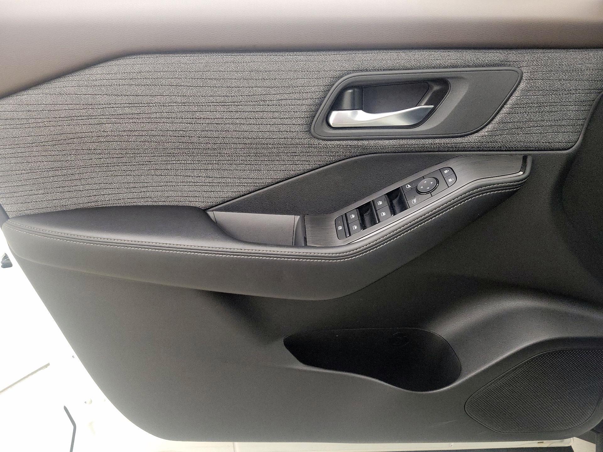 Thumbnail: 2023 Nissan Rogue - 12