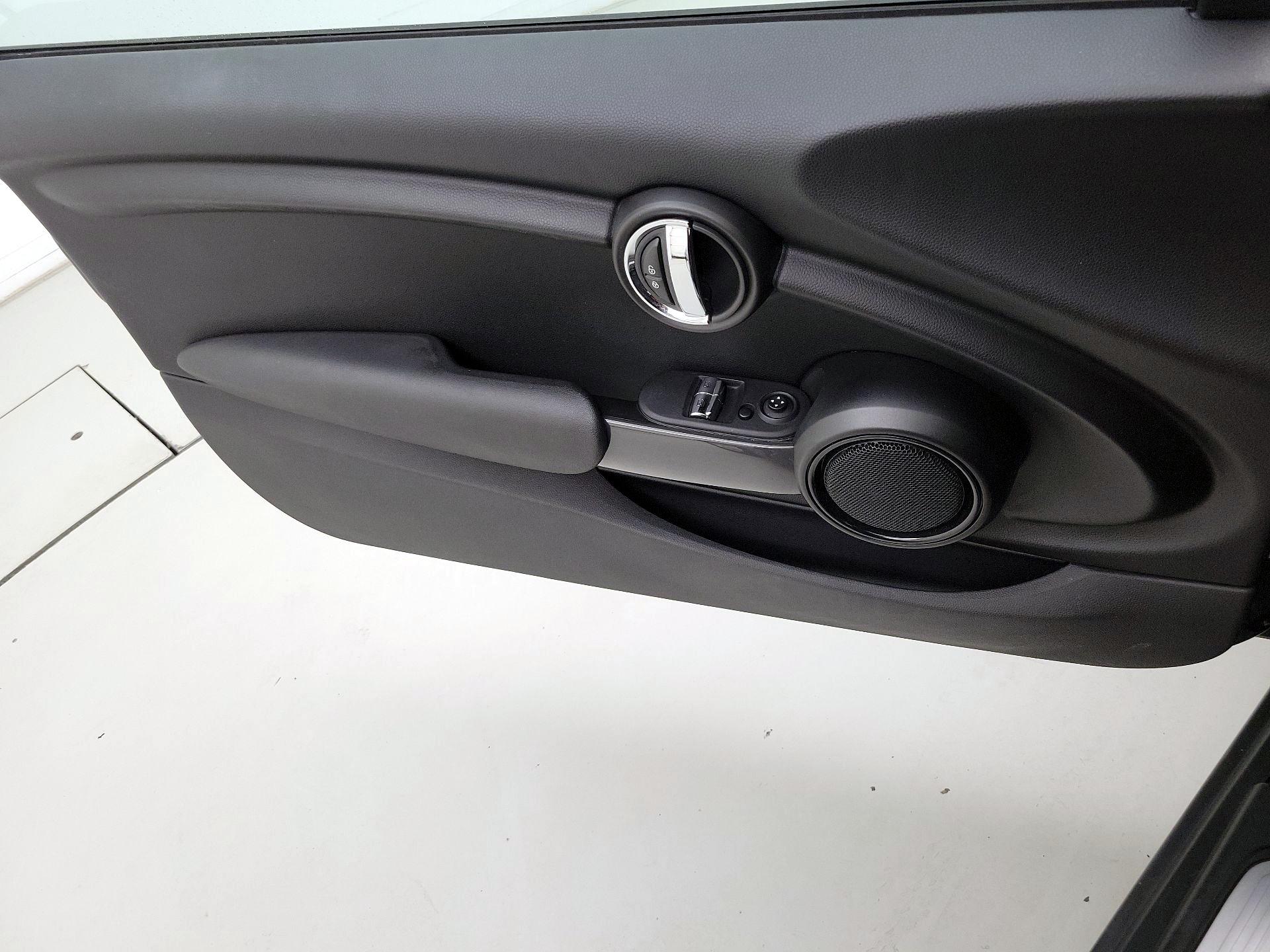 Thumbnail: 2020 MINI Cooper Hardtop - 12